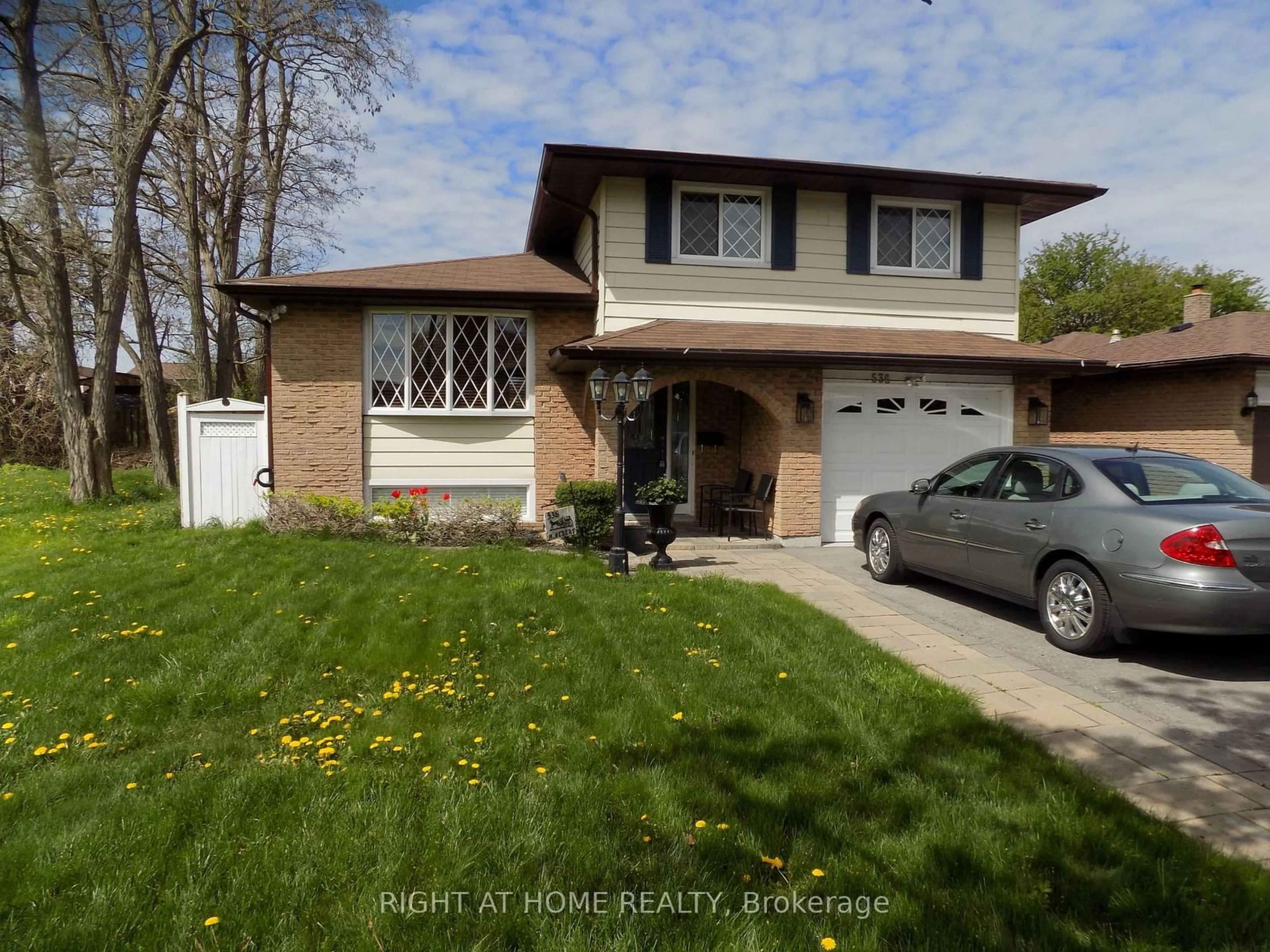 Frontside or backside of a home, the street view for 536 Seville St, Oshawa Ontario L1J 6R4