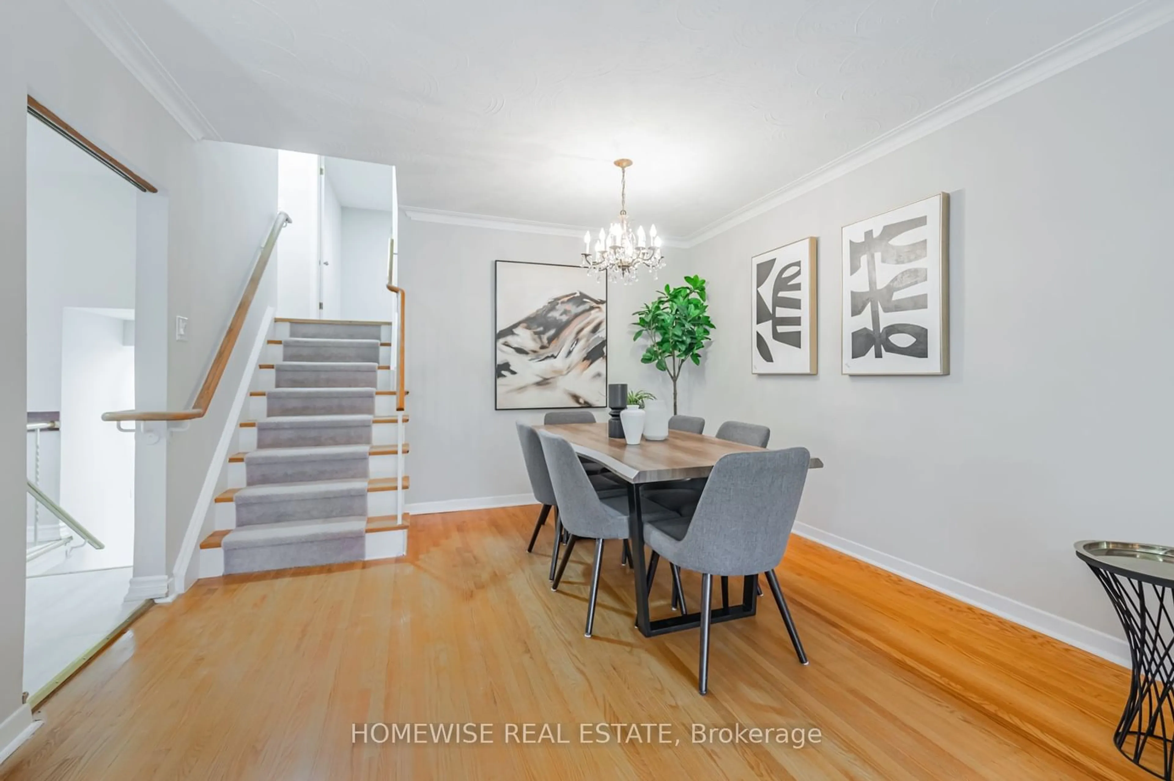 Dining room, wood floors, mountain for 30 Stevenwood Rd, Toronto Ontario M1G 1B7