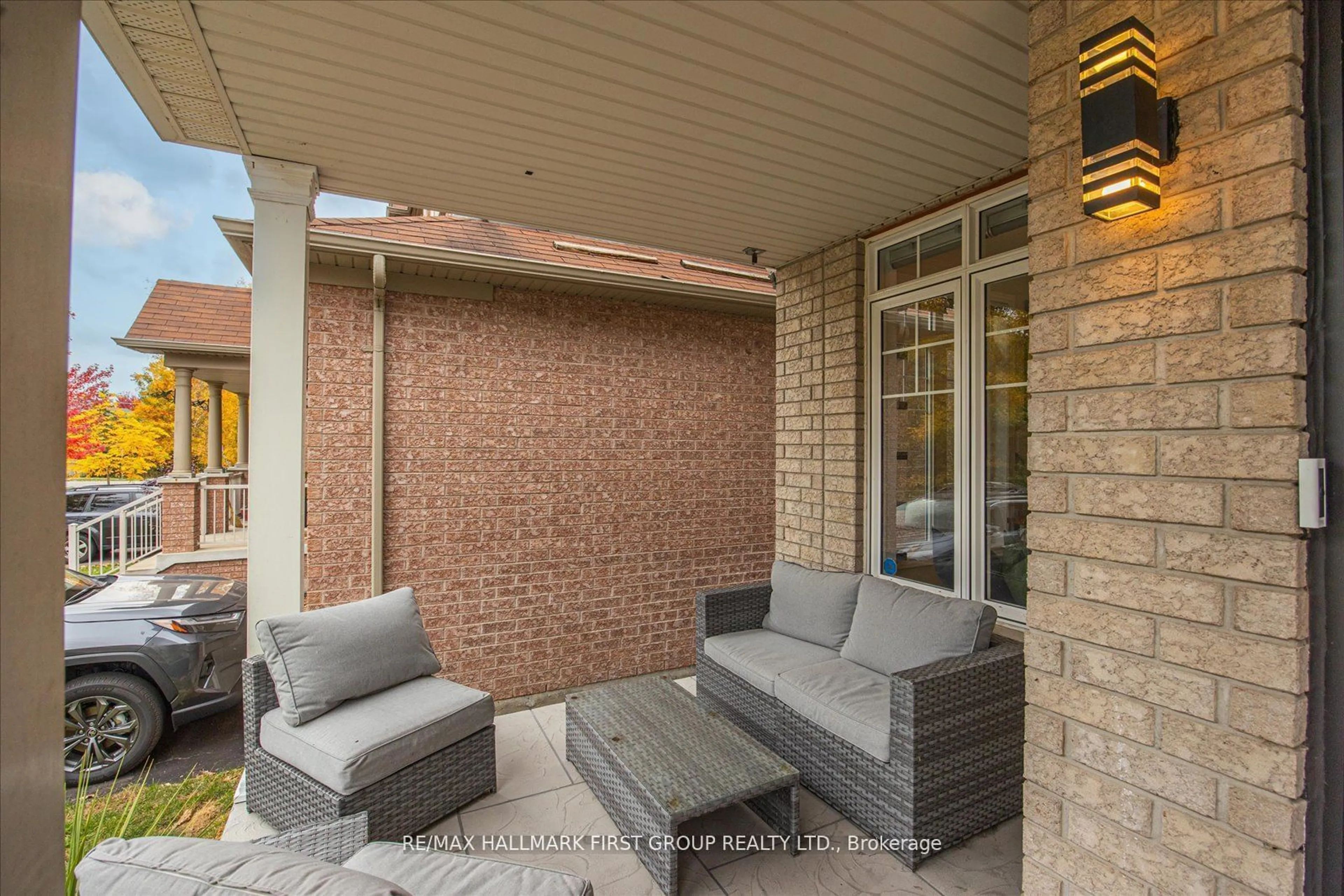 Patio, cottage for 10 Duckfield Cres, Ajax Ontario L1Z 2C8