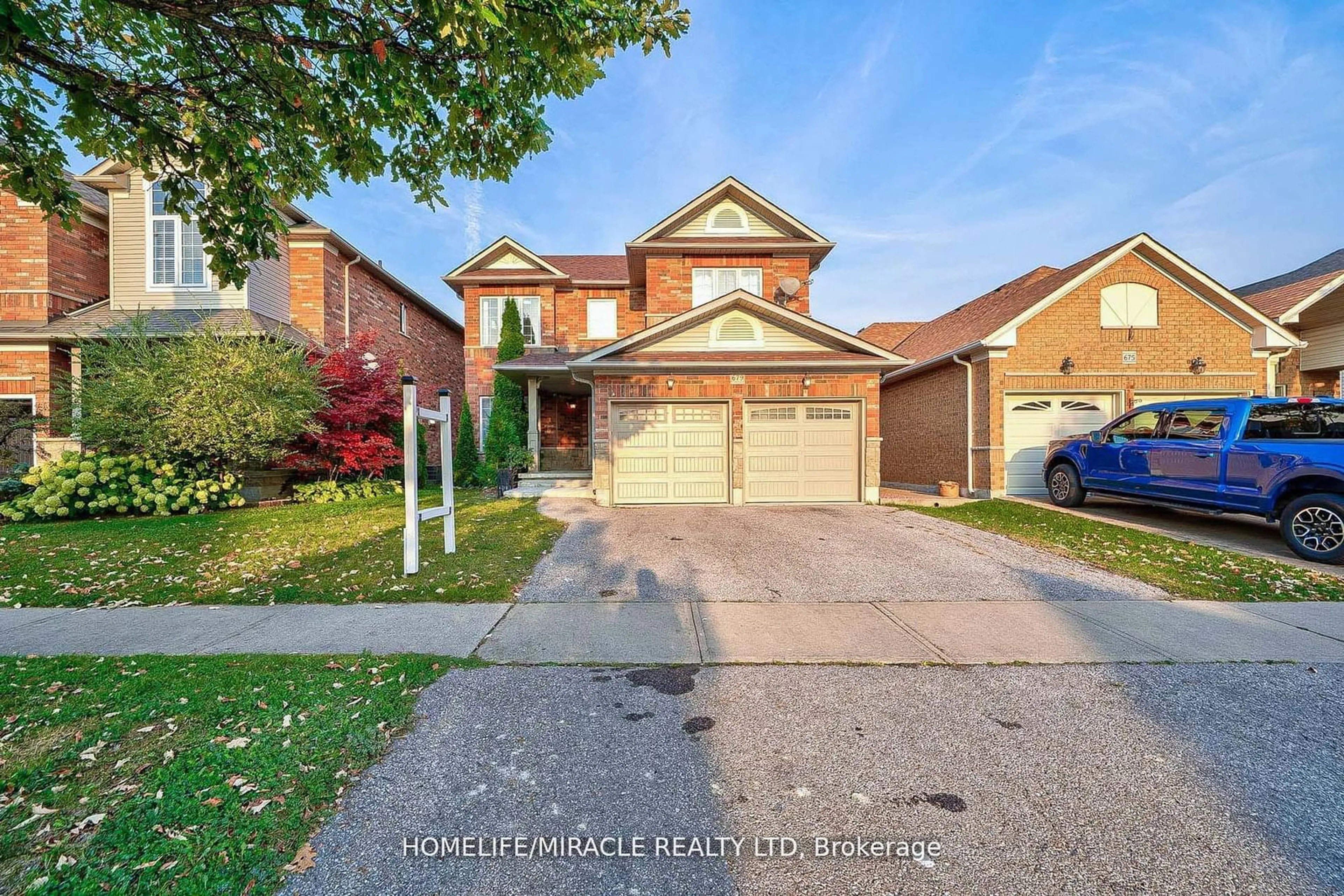 Frontside or backside of a home, the street view for 679 Ormond Dr, Oshawa Ontario L1K 2W9