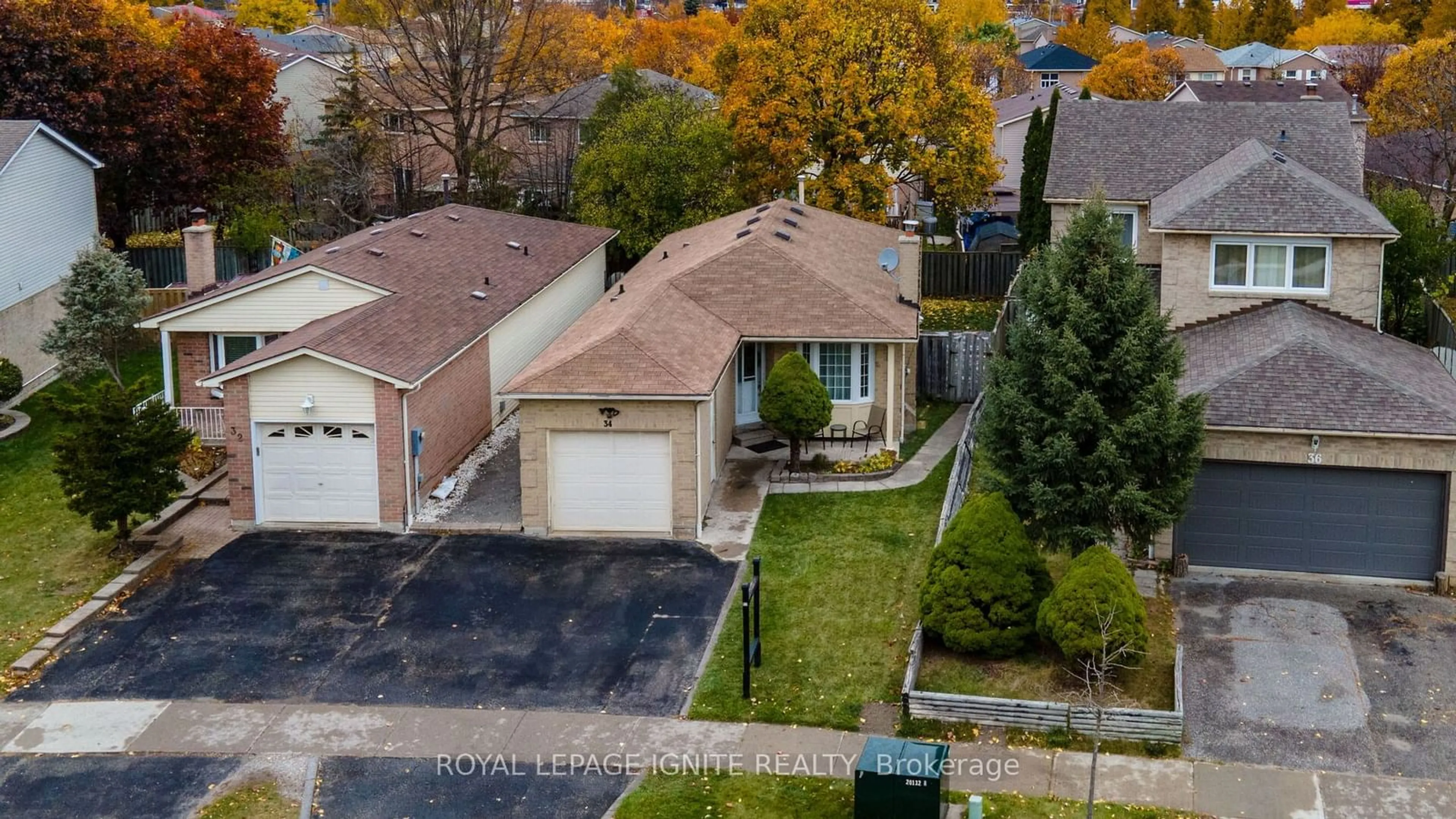 Frontside or backside of a home, the street view for 34 Mandrake St, Ajax Ontario L1S 5H5