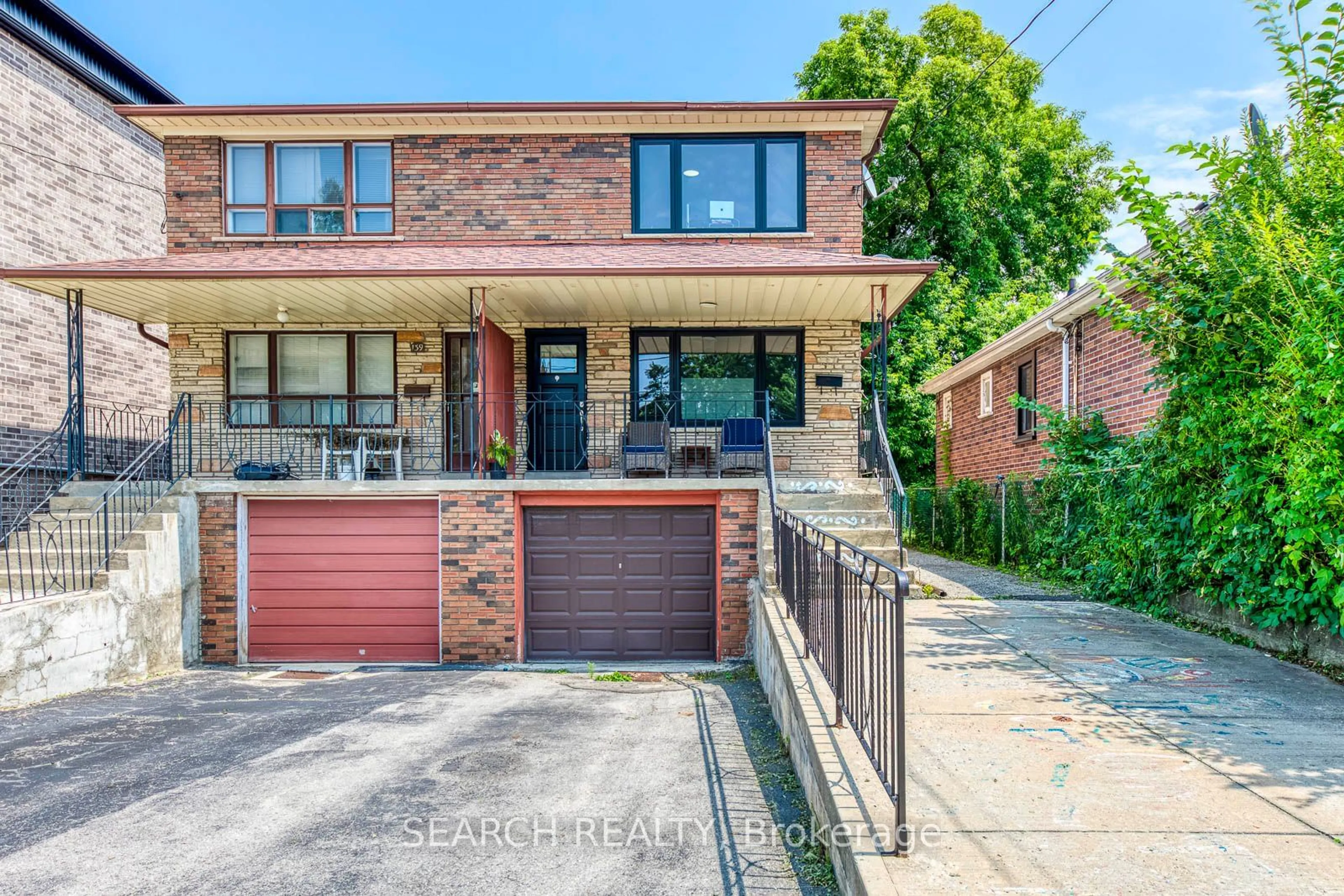 Home with brick exterior material for 137 Leyton Ave, Toronto Ontario M1L 3V3