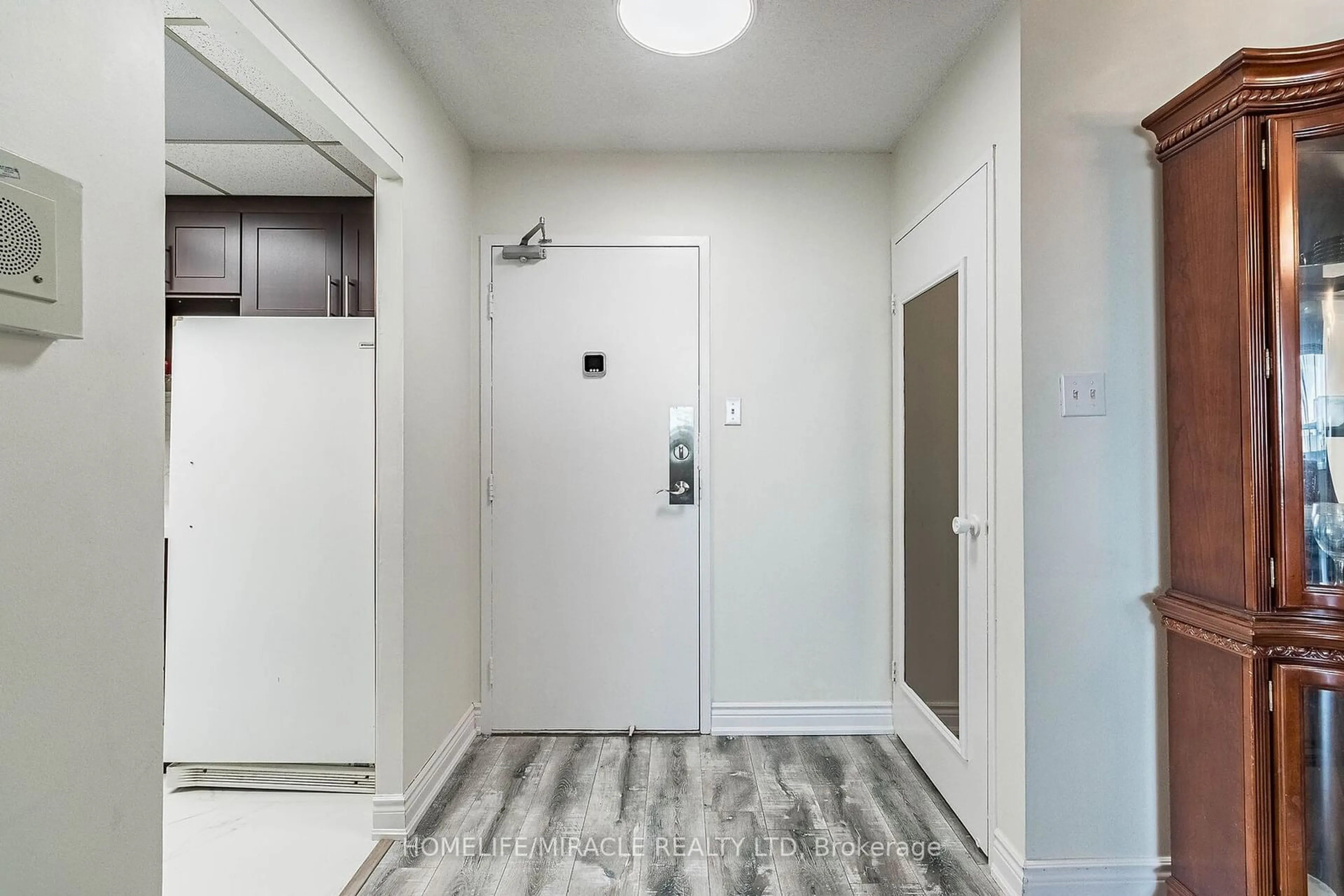 Indoor entryway, wood floors for 65 Huntingdale Blvd #1708, Toronto Ontario M1W 2P1