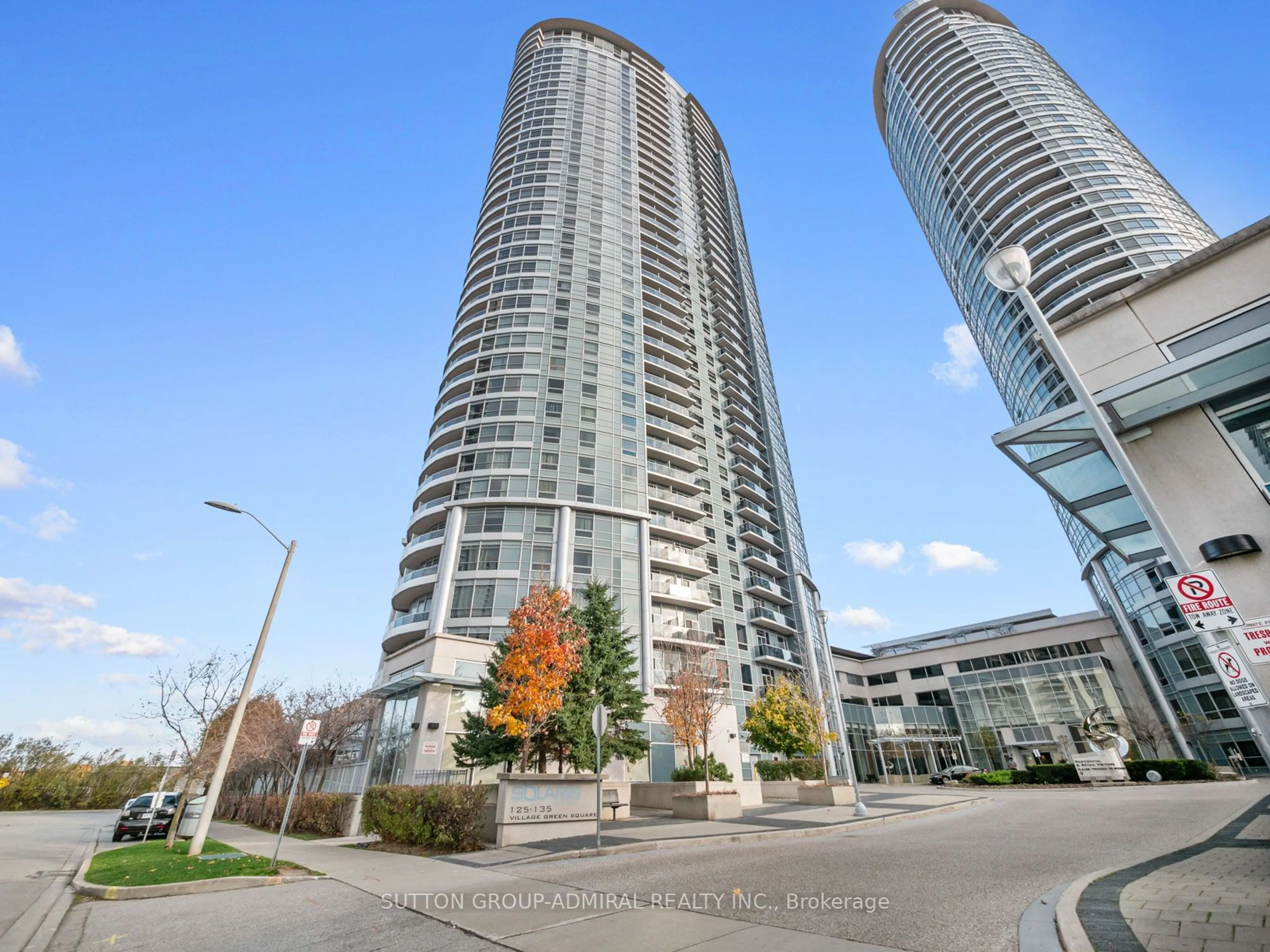 A pic from exterior of the house or condo, the street view for 135 Village Green Sq #418, Toronto Ontario M1S 0G4