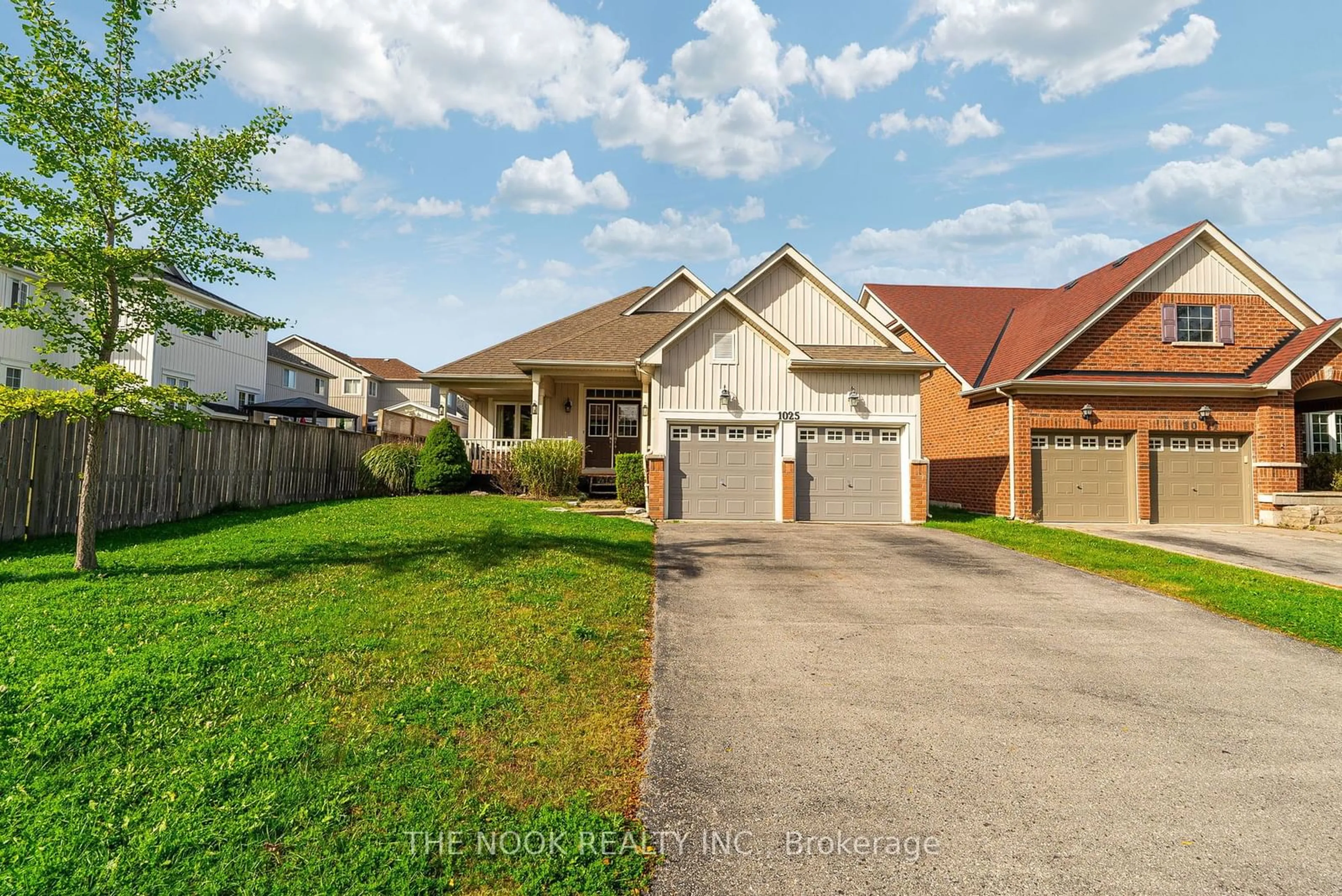 Frontside or backside of a home, the street view for 1025 Trail Valley Dr, Oshawa Ontario L1K 2W3