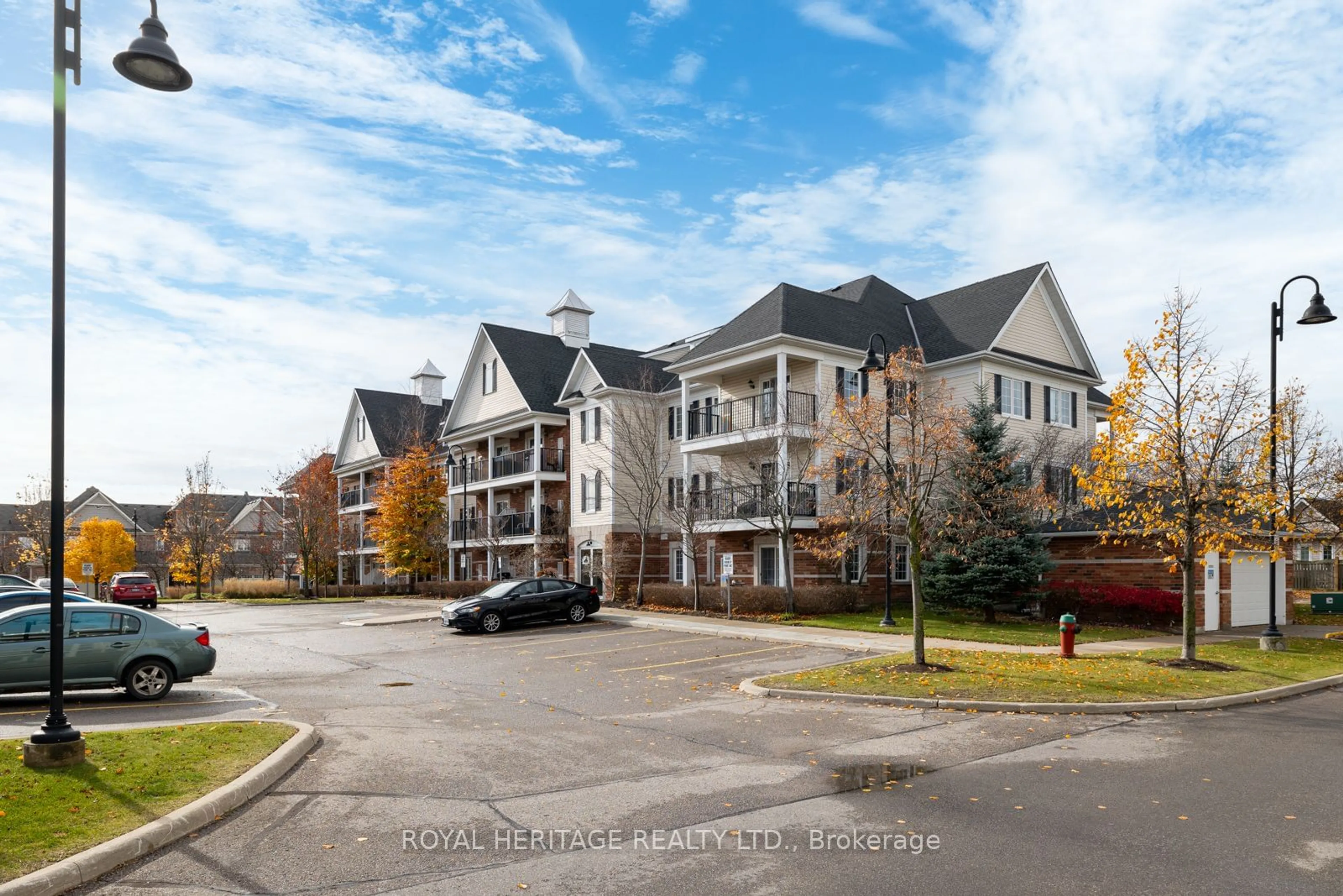 A pic from exterior of the house or condo, the front or back of building for 75 Shipway Ave #112, Clarington Ontario L1B 0B8