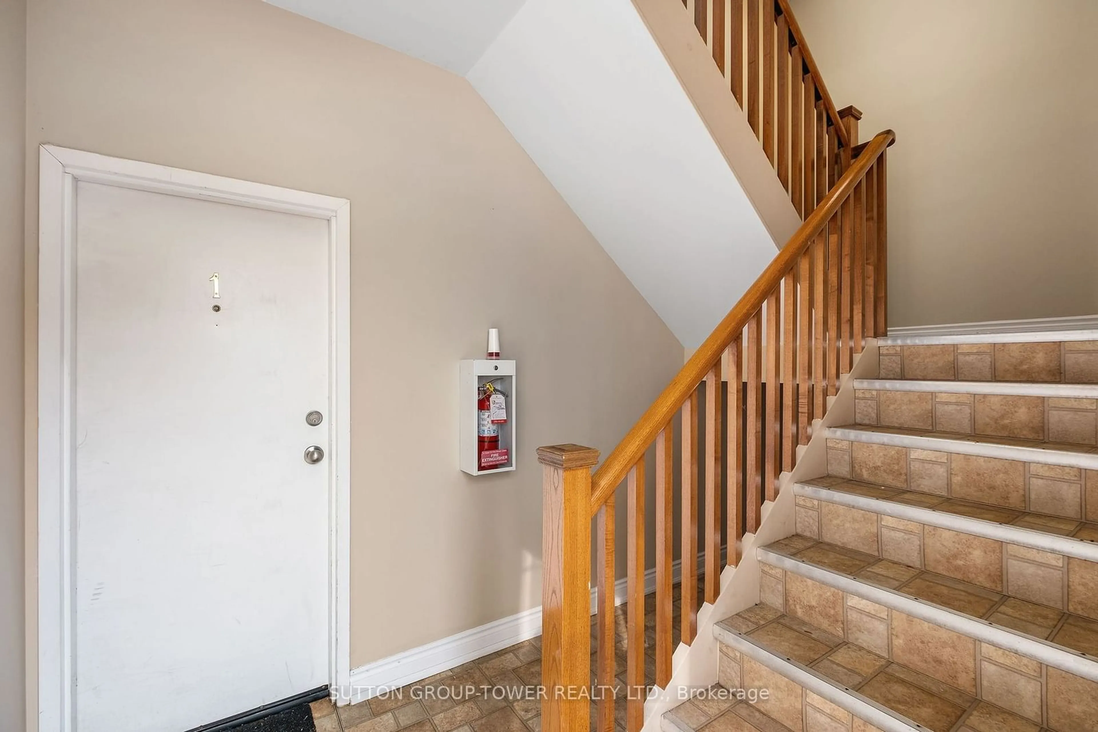 Stairs for 750 Albert St, Oshawa Ontario L1H 4T6