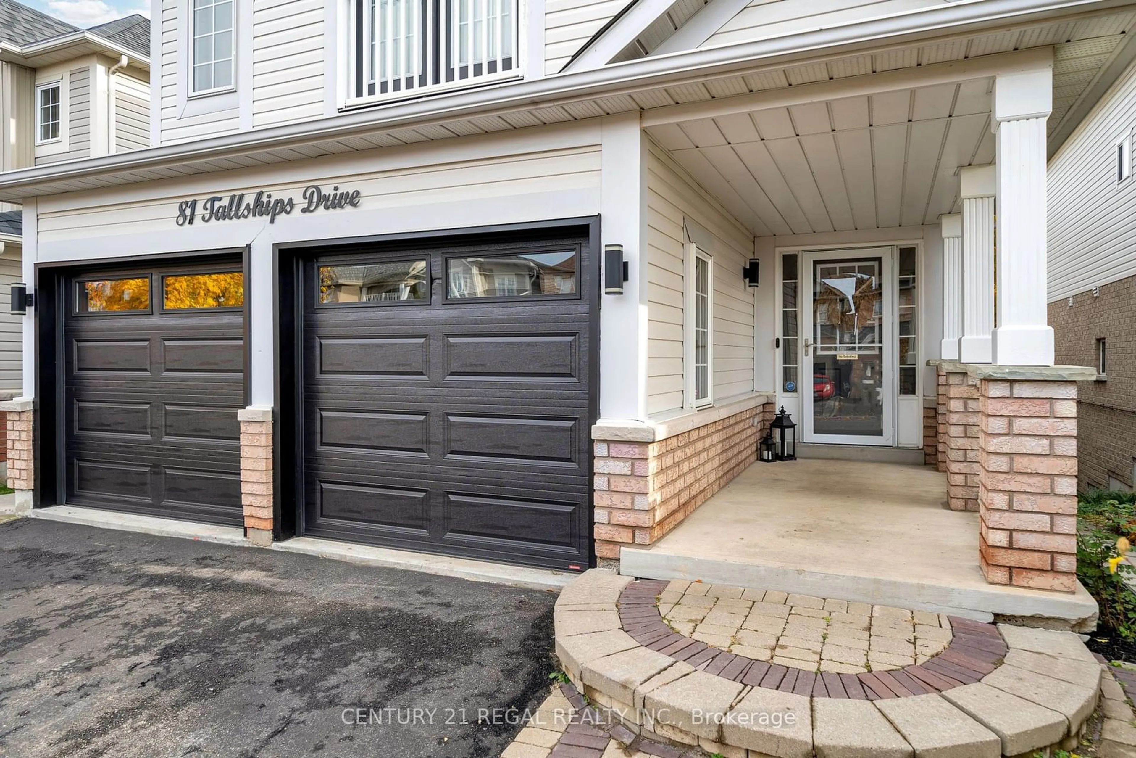 Indoor entryway, wood floors for 81 Tallships Dr, Whitby Ontario L1N 9X5