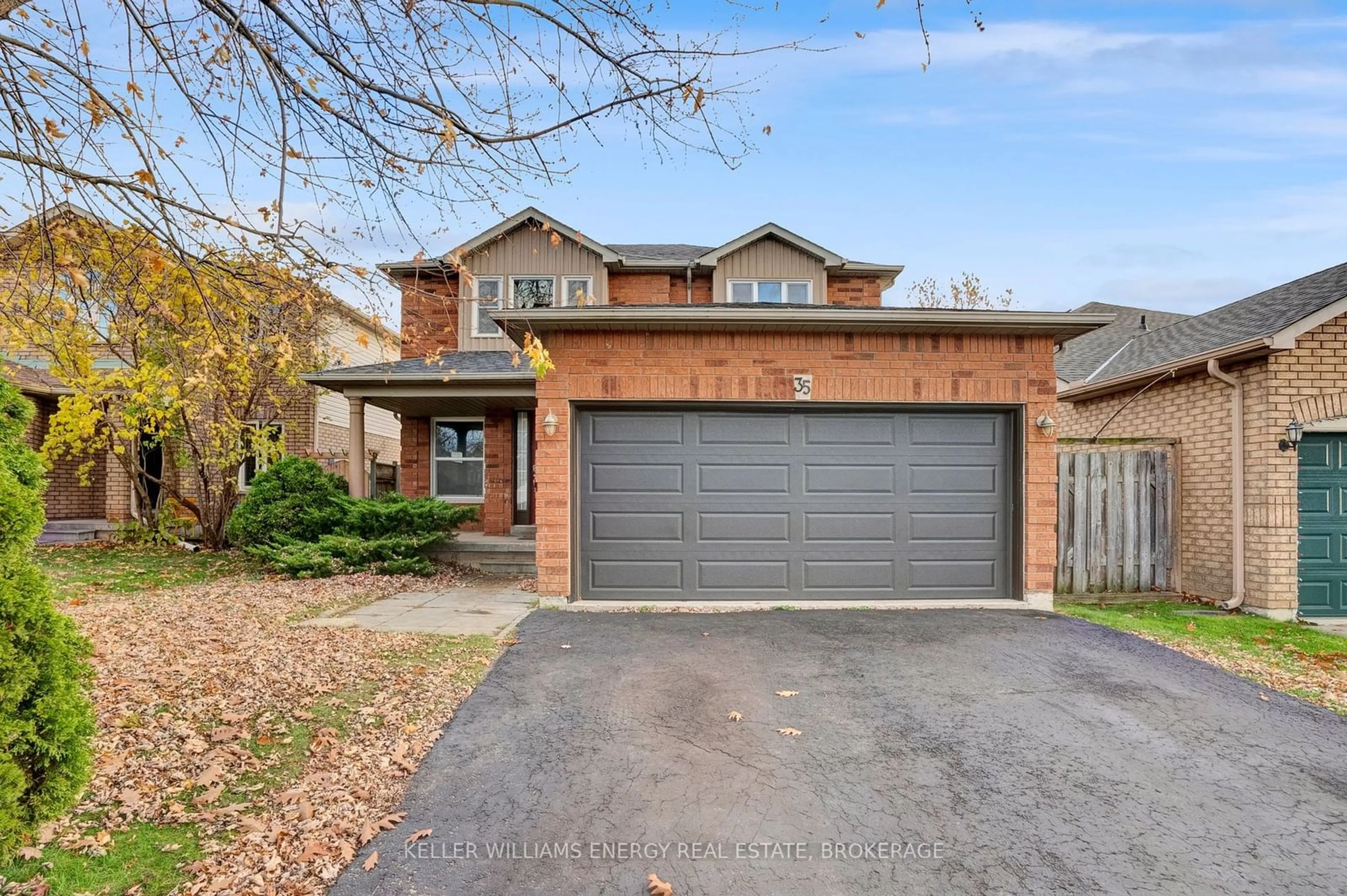 Home with brick exterior material for 35 Goodwin Ave, Clarington Ontario L1C 4Z5