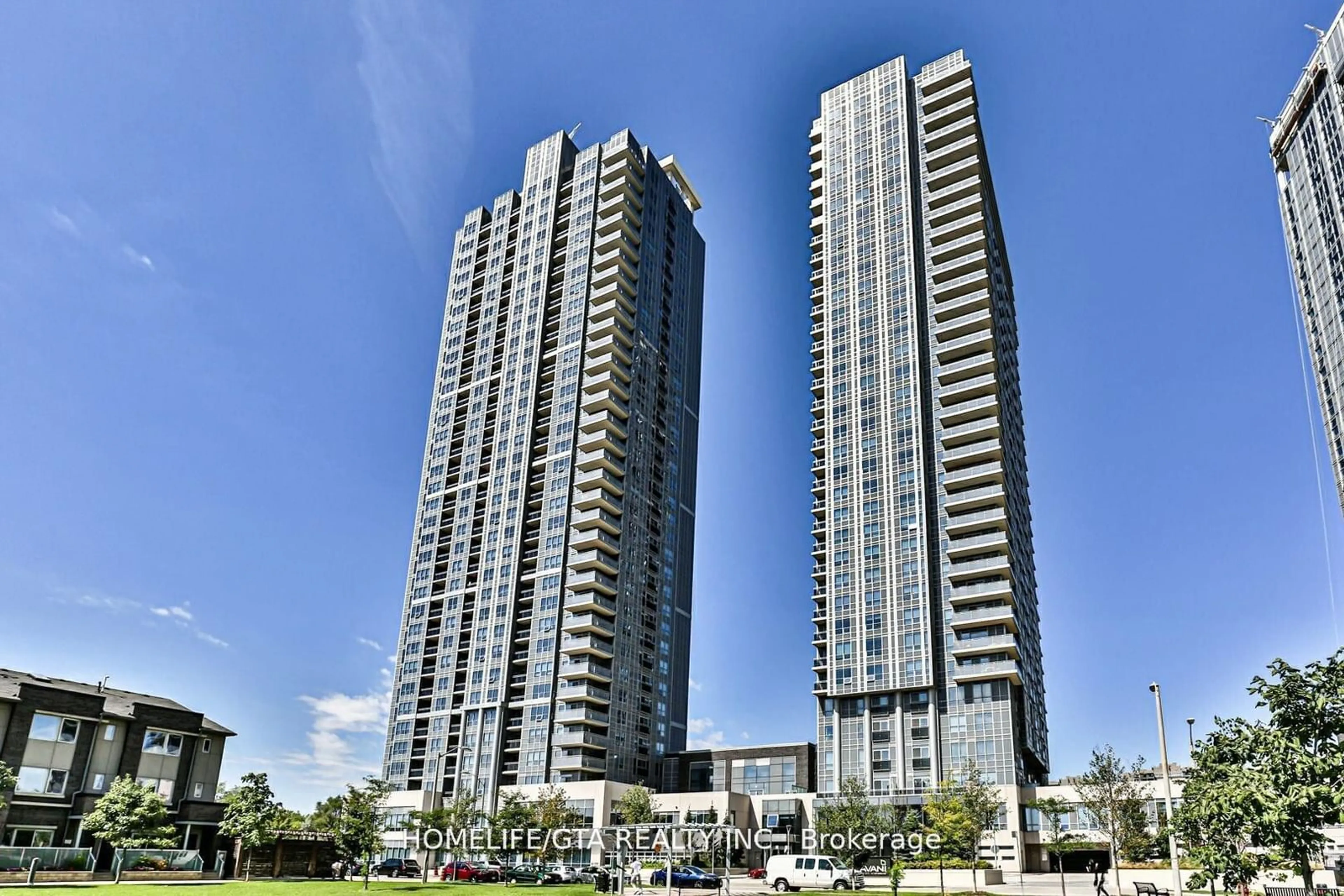 A pic from exterior of the house or condo, the front or back of building for 275 Village Green Sq #217, Toronto Ontario M1S 0L8