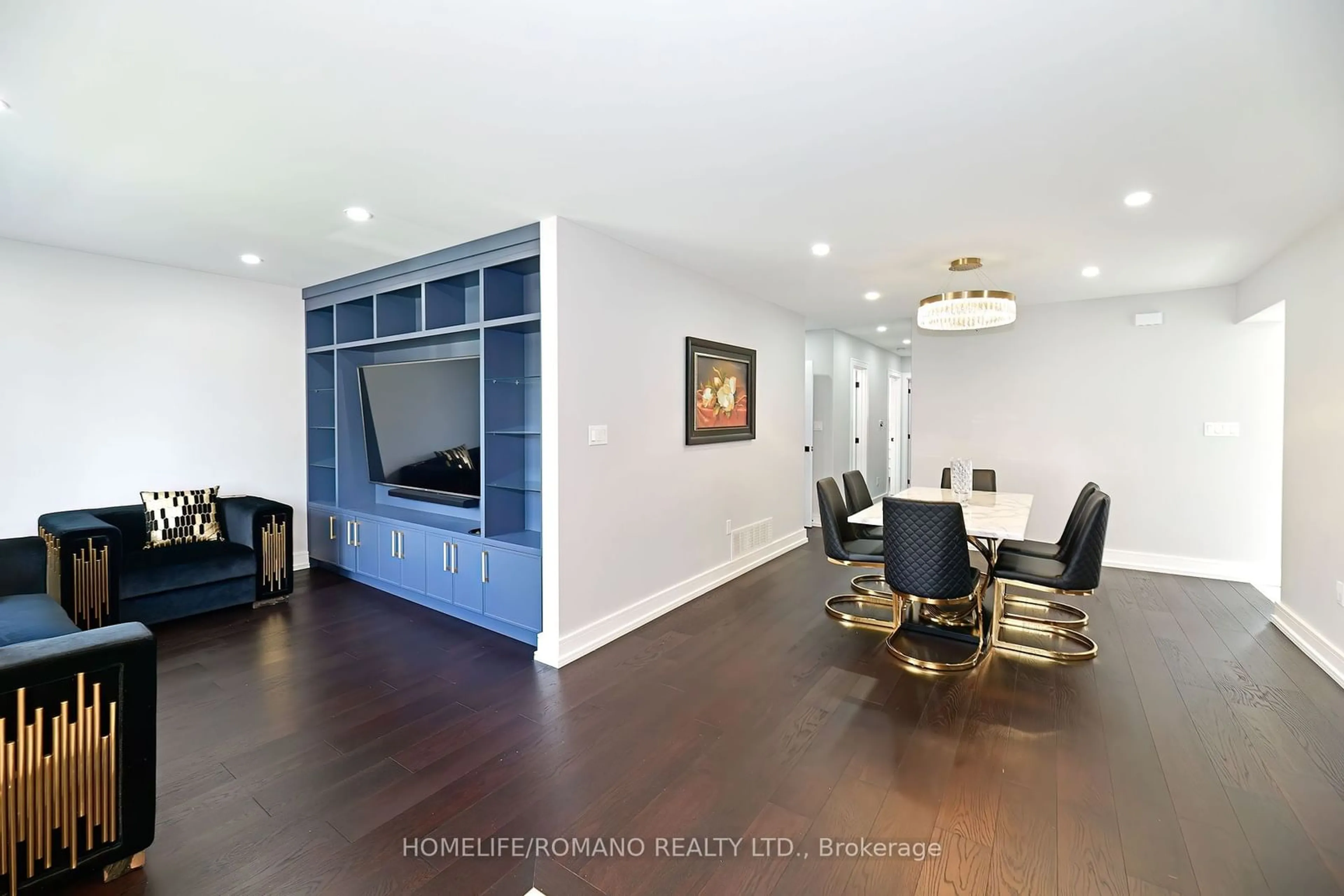 Media room, wood floors for 826 Krosno Blvd, Pickering Ontario L1W 1G9