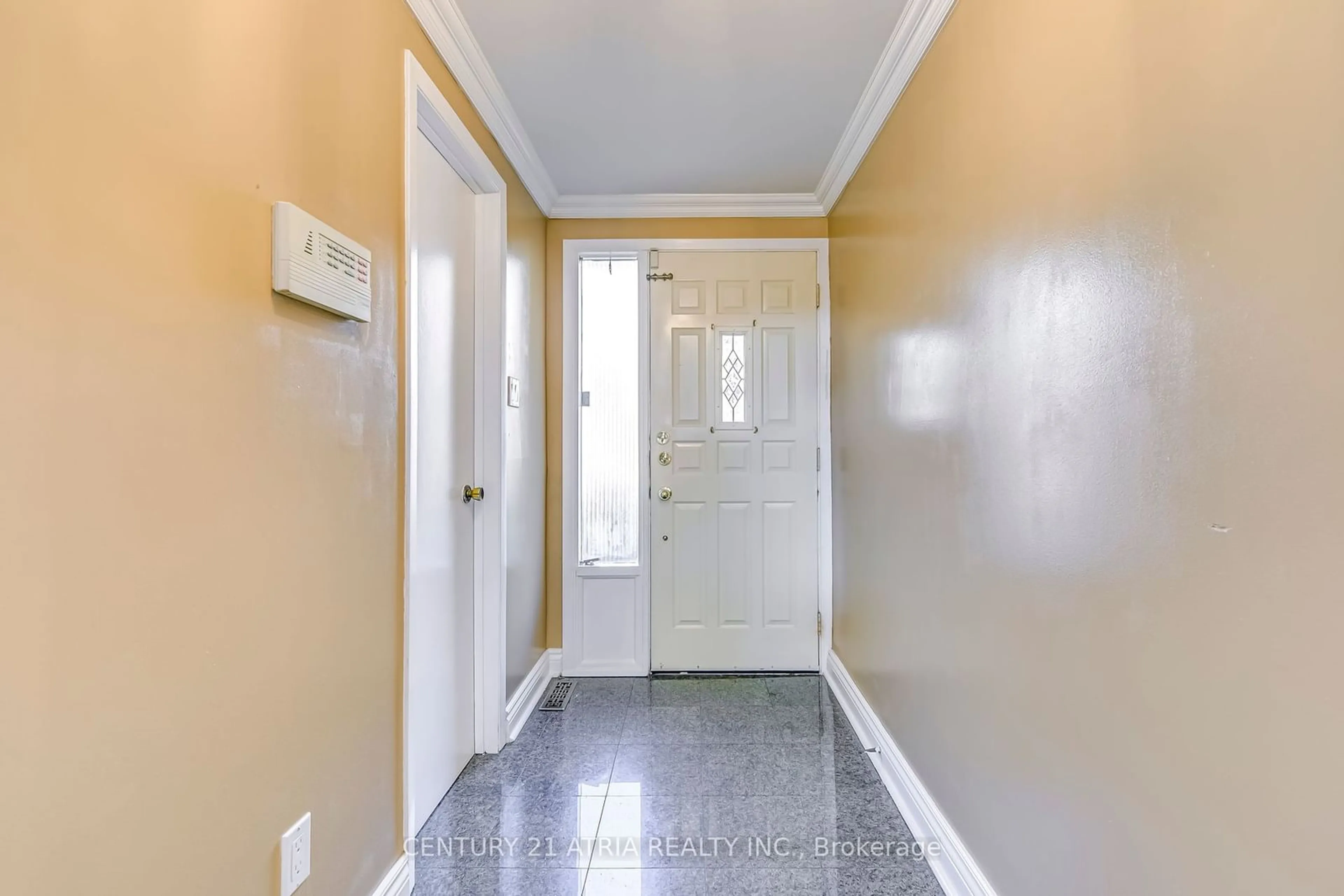 Indoor entryway, wood floors for 331 Trudelle St #51, Toronto Ontario M1J 3J9