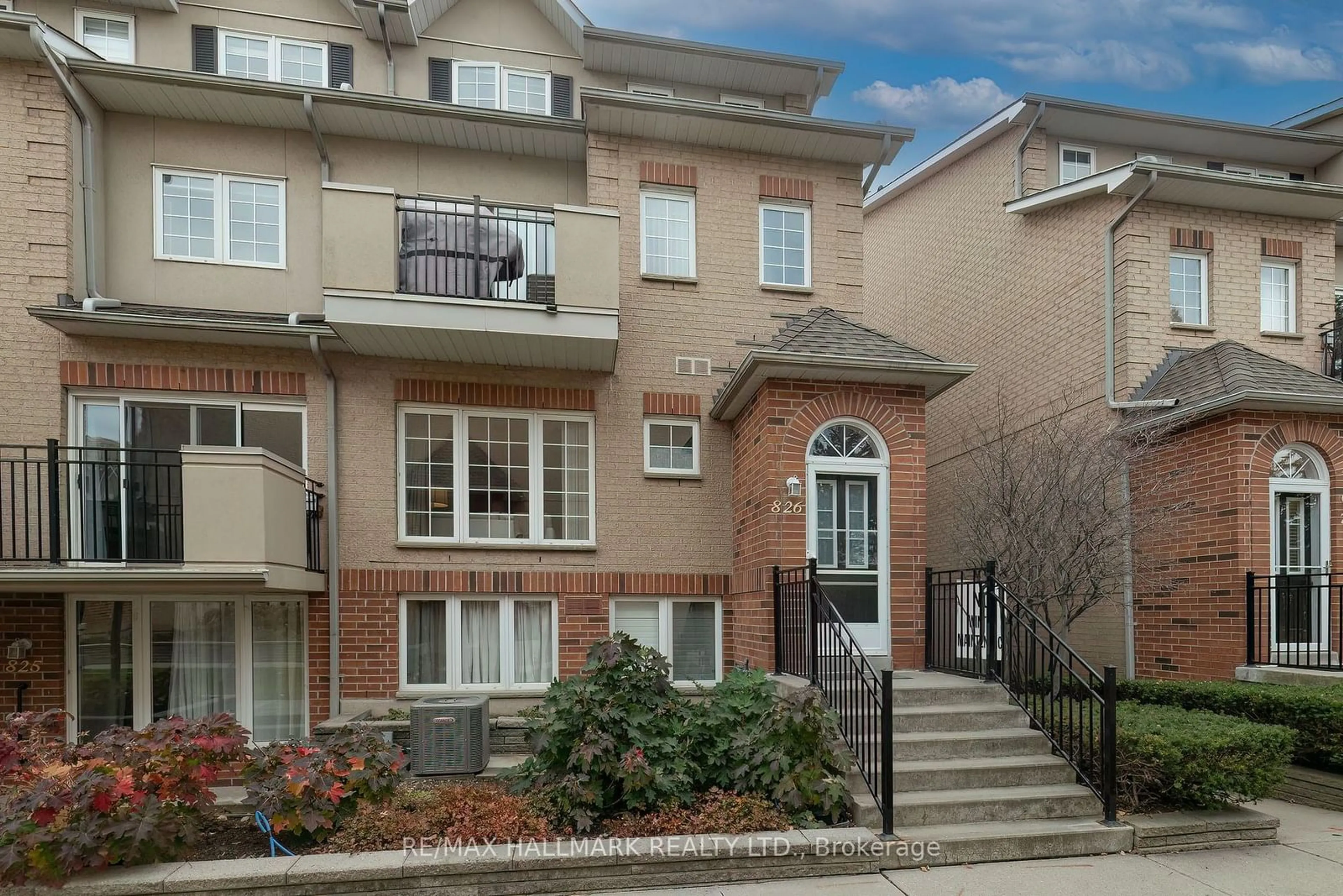 A pic from exterior of the house or condo, the street view for 1400 The Esplanade #826, Pickering Ontario L1V 6V2