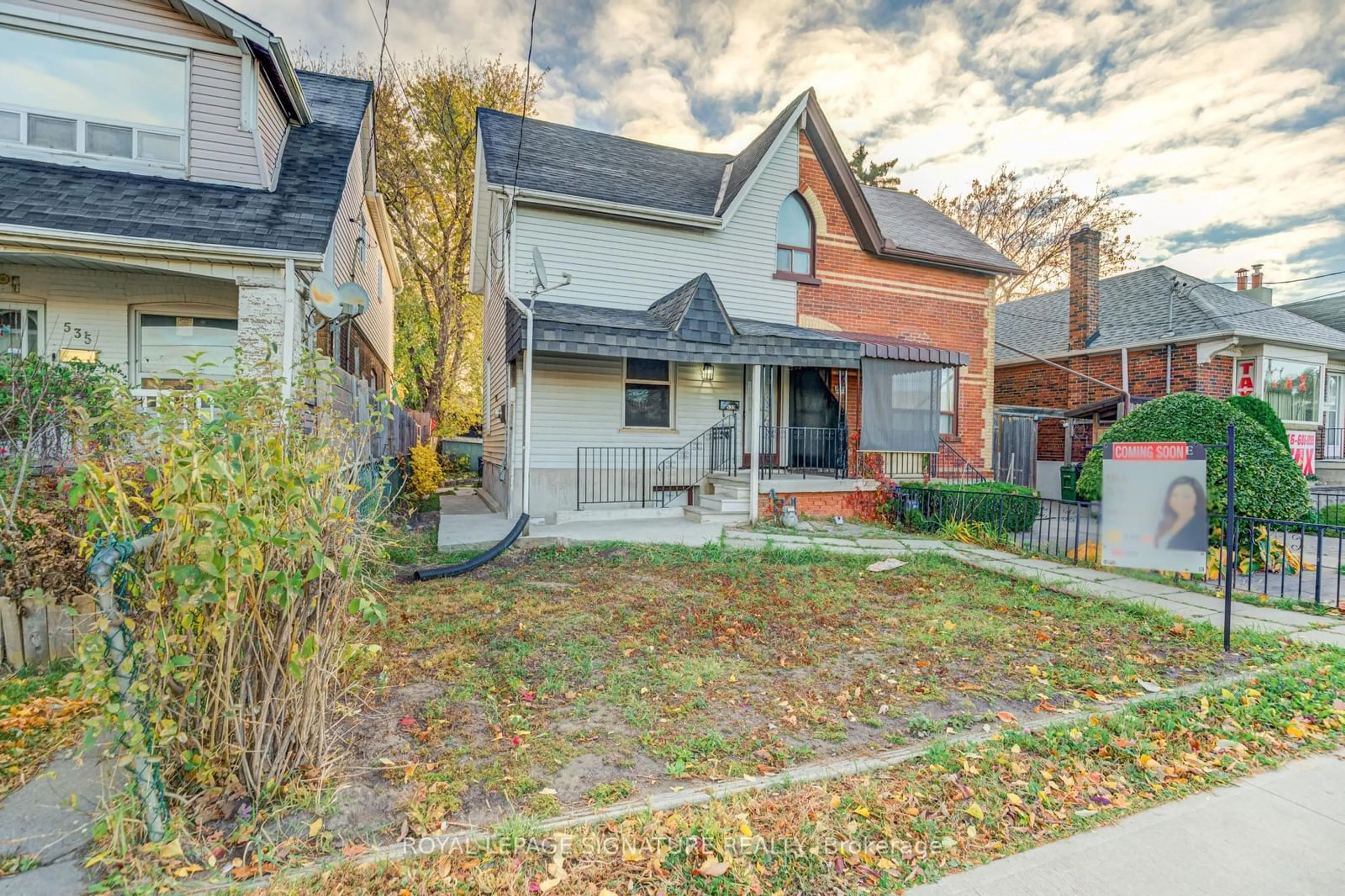 Frontside or backside of a home, the street view for 533 Victoria Pk Ave, Toronto Ontario M4C 5H2