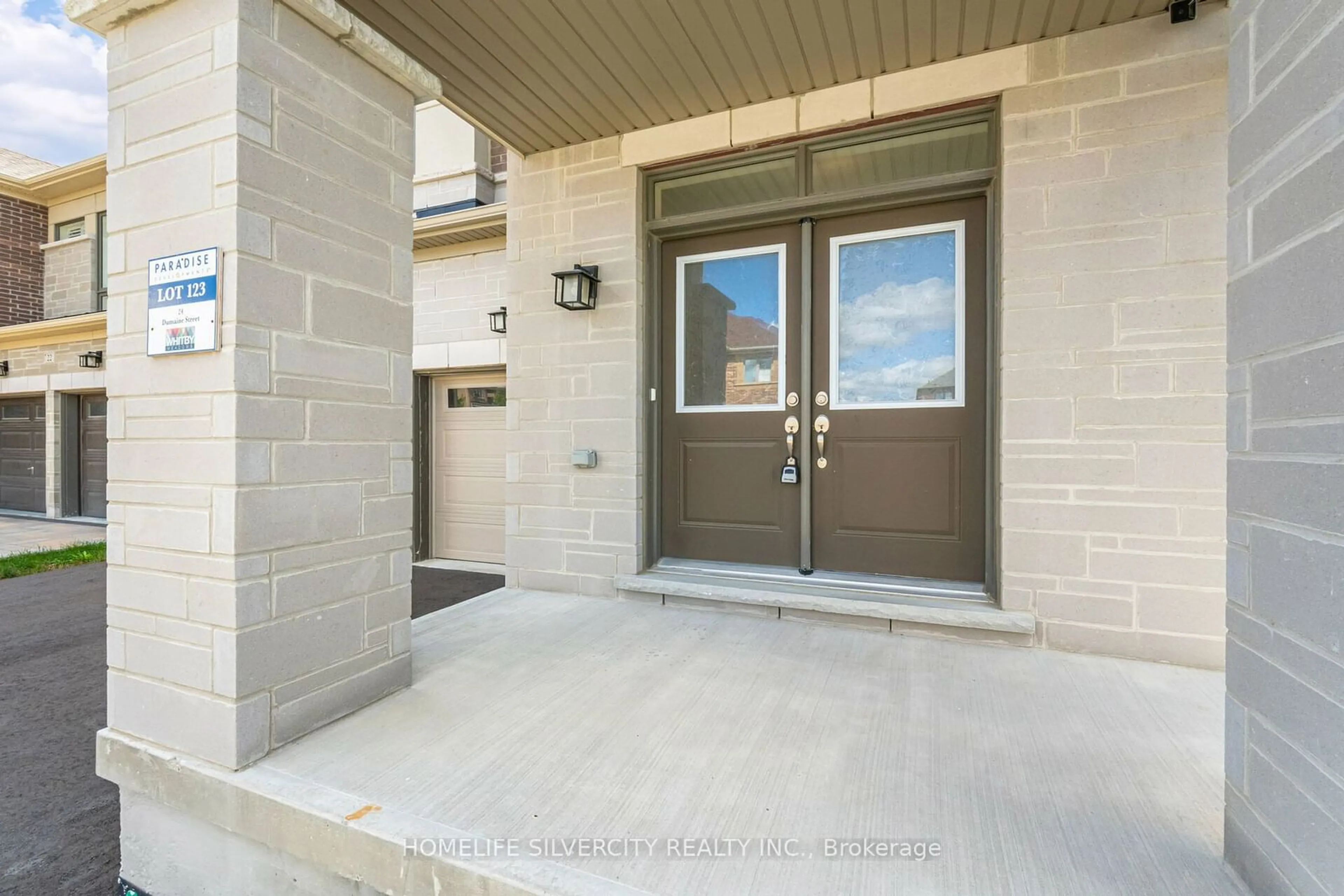 Indoor entryway, cement floor for 24 Dumaine St, Whitby Ontario L1P 0G8