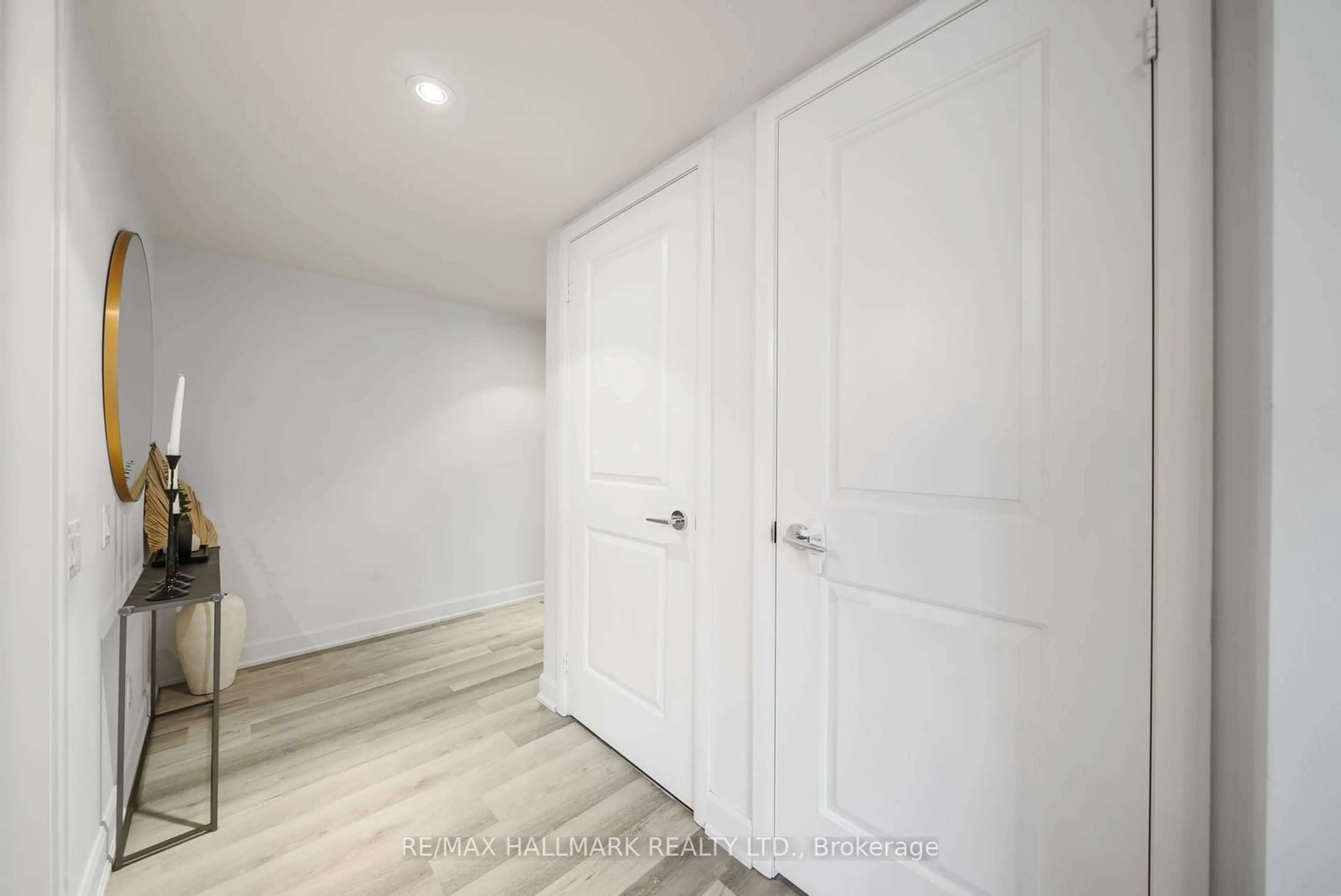 Indoor entryway, not visible floor for 25 Town Centre Crt #3110, Toronto Ontario M1P 0B4