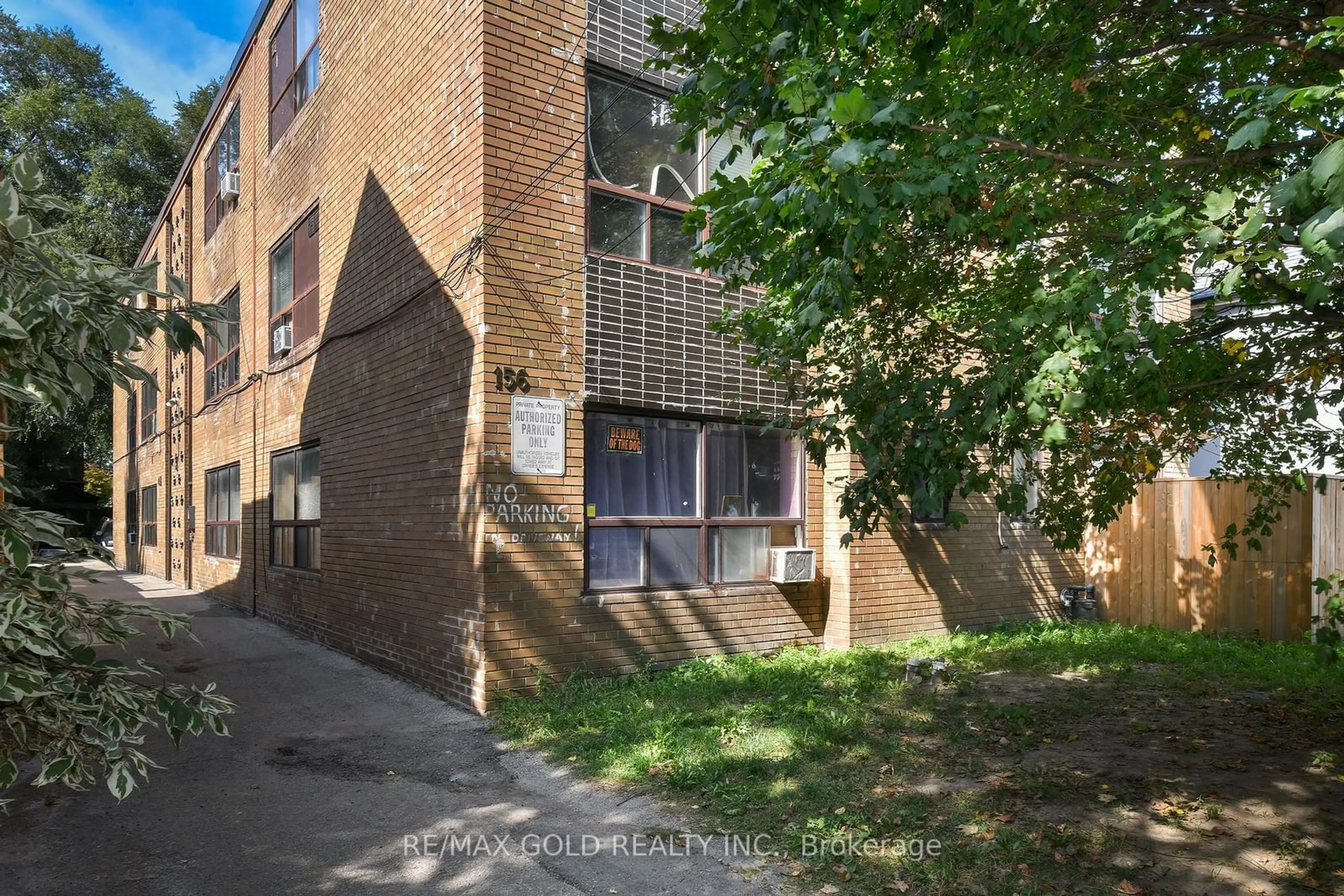 A pic from exterior of the house or condo, the front or back of building for 156 Barrington Ave, Toronto Ontario M4C 4Z2