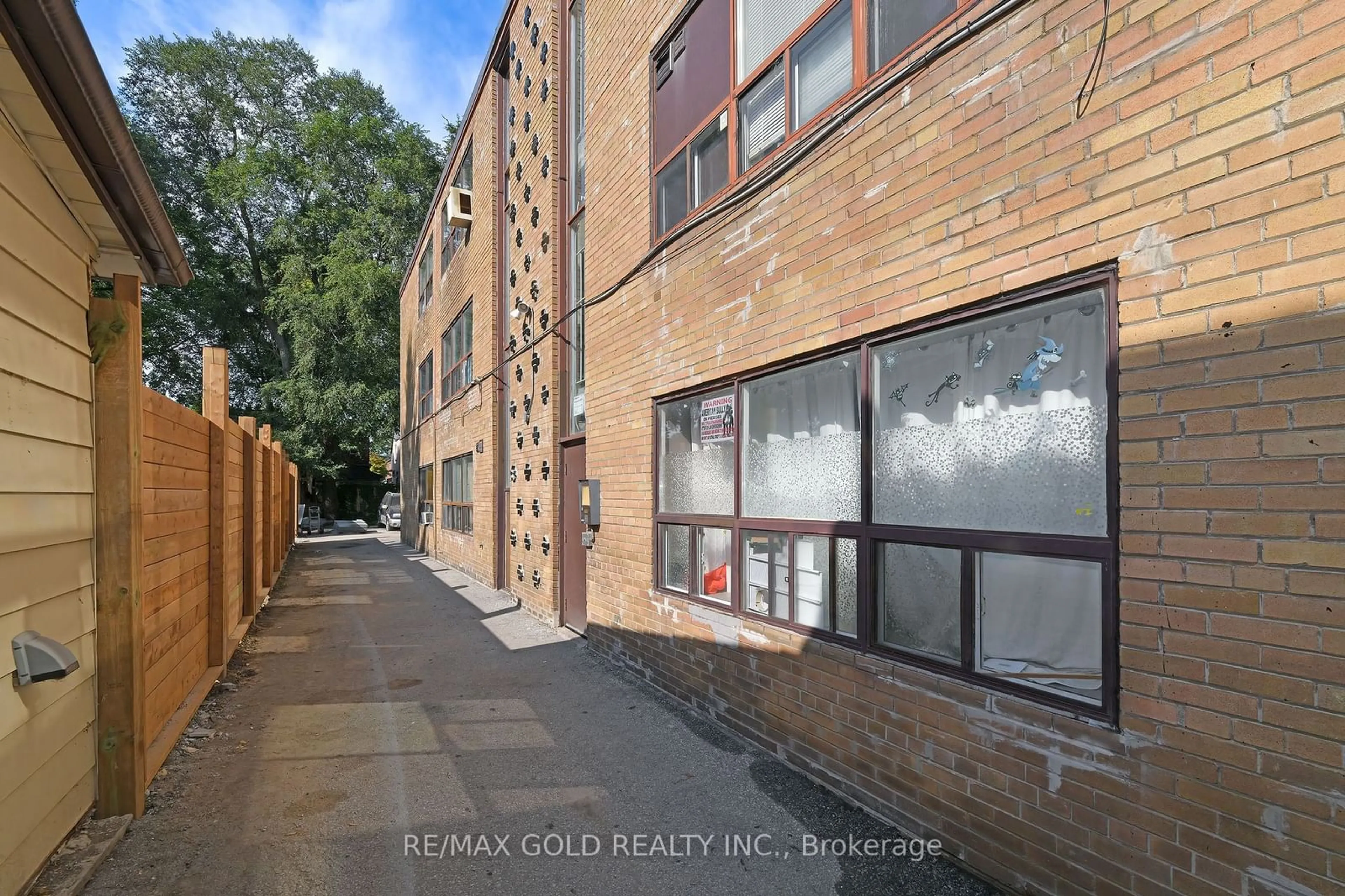 A pic from exterior of the house or condo, the front or back of building for 156 Barrington Ave, Toronto Ontario M4C 4Z2