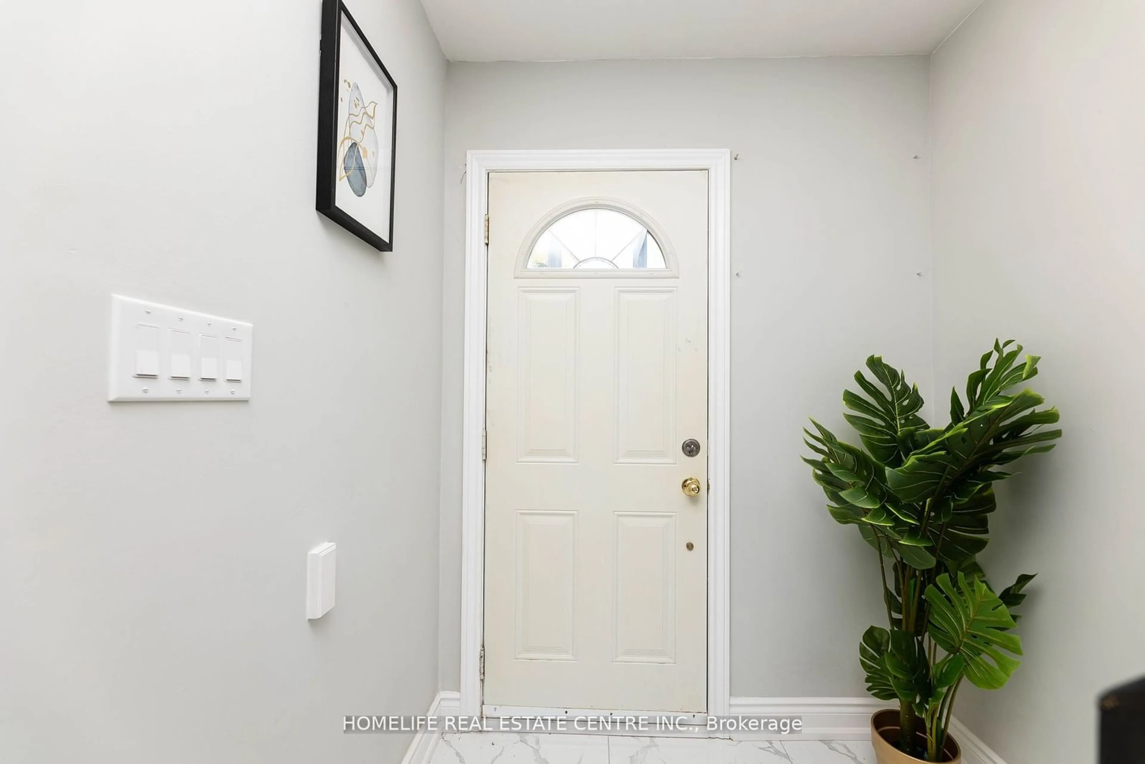 Indoor entryway, wood floors for 150 Magnolia Ave, Toronto Ontario M1K 3K8