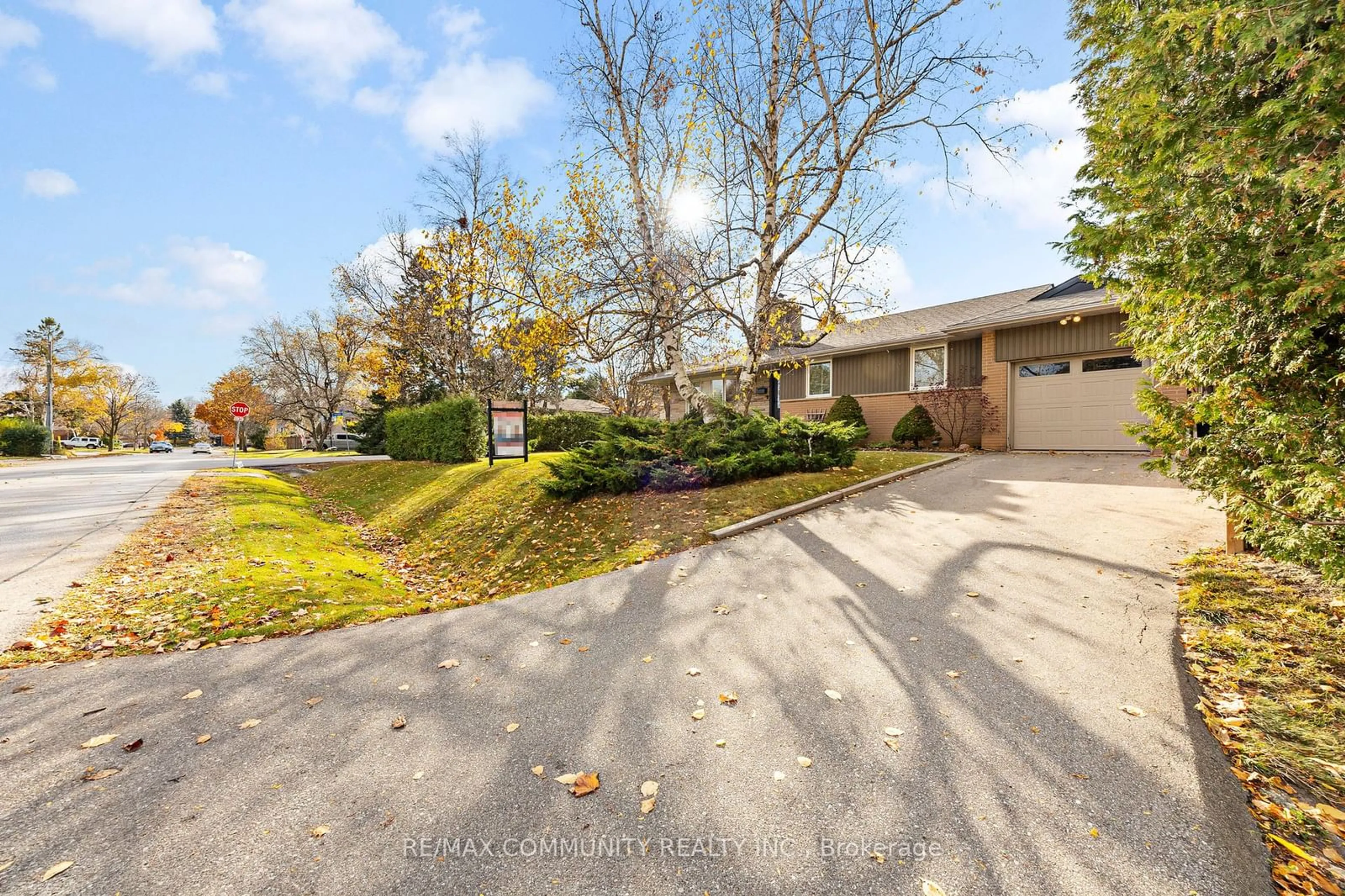 Frontside or backside of a home, the street view for 310 Friendship Ave, Toronto Ontario M1C 2Y1