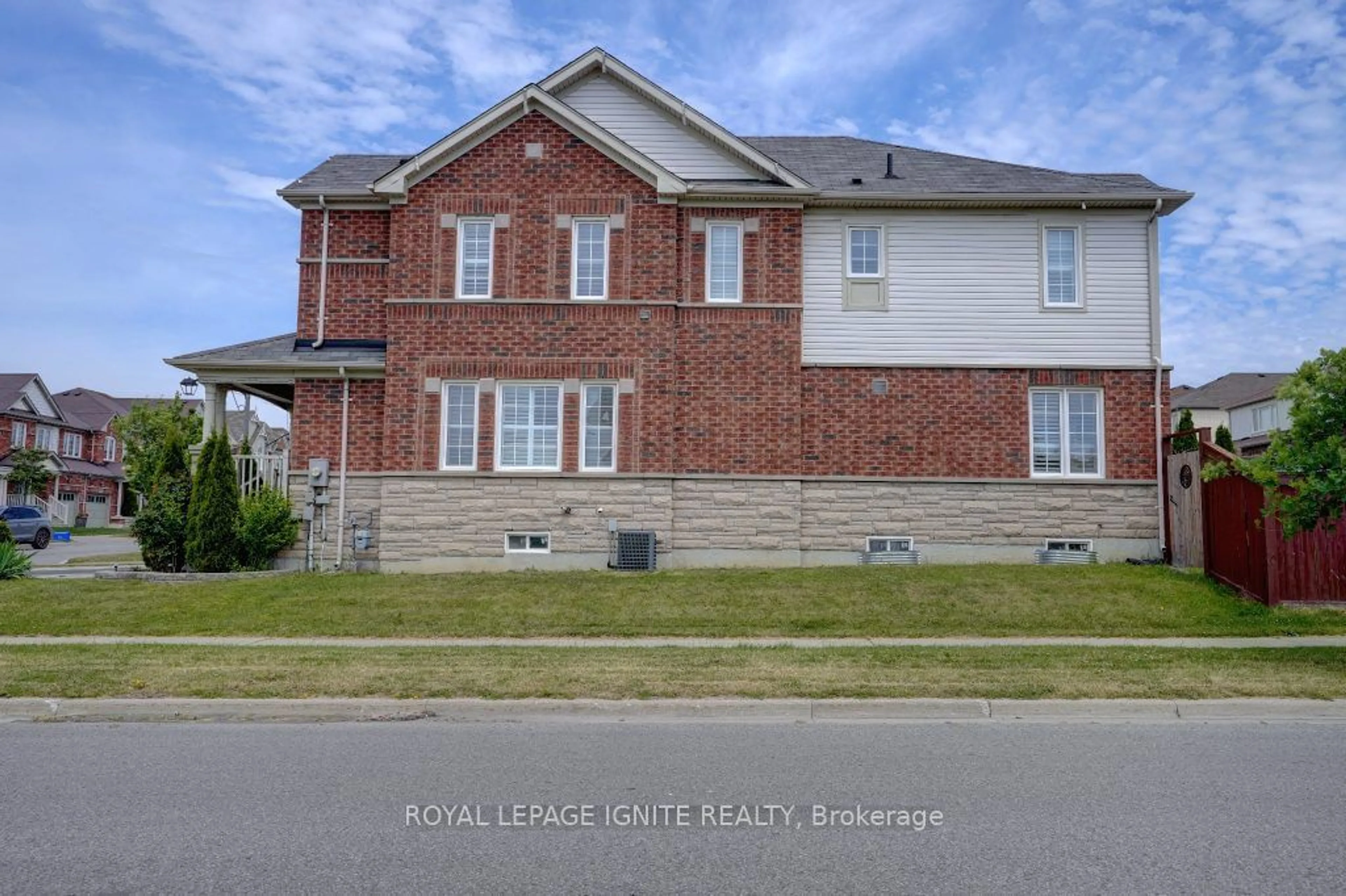 Frontside or backside of a home, the street view for 1421 Rennie St, Oshawa Ontario L1K 0N8