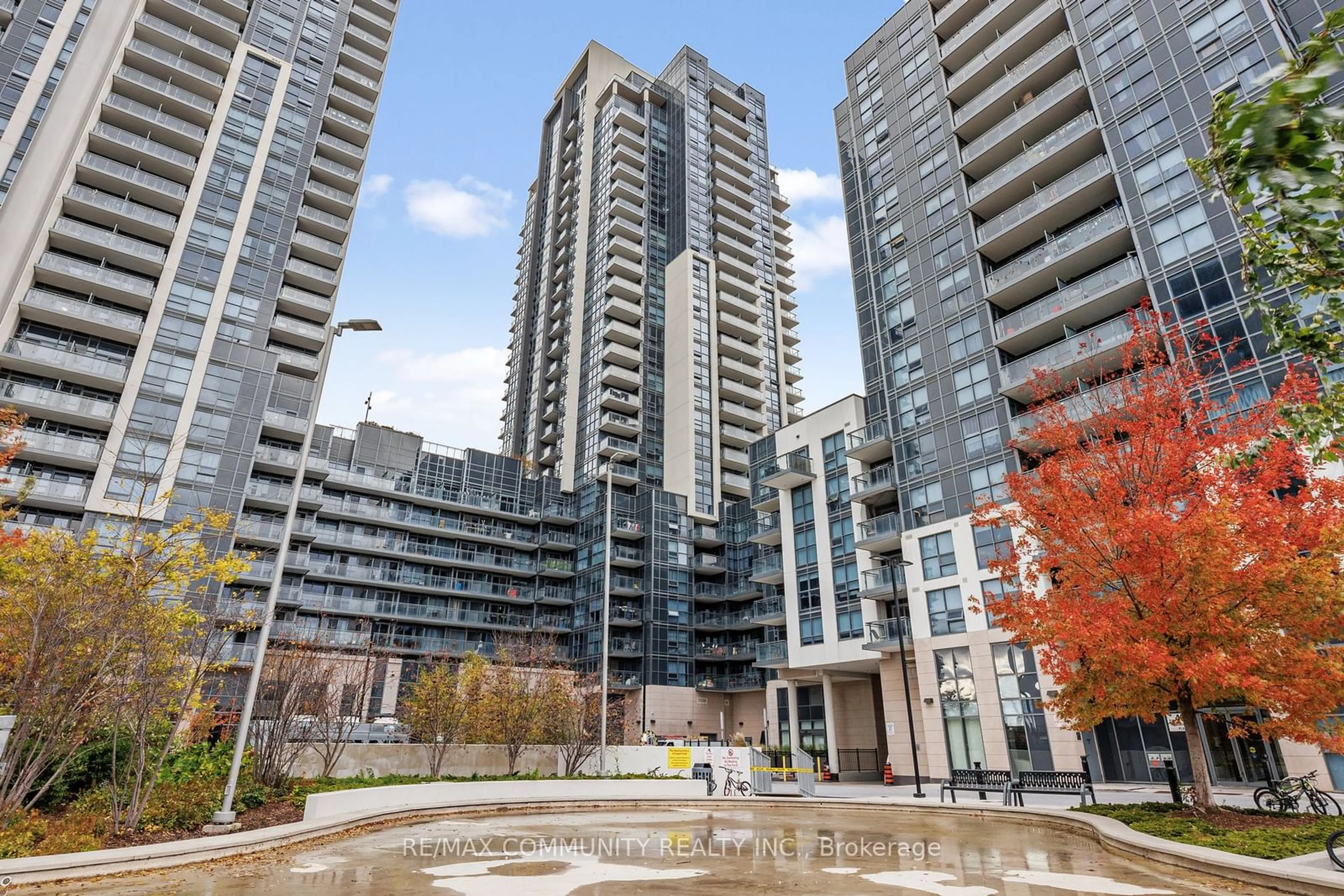 A pic from exterior of the house or condo, the view of city buildings for 30 Meadowglen Pl #816, Toronto Ontario M1G 0A6