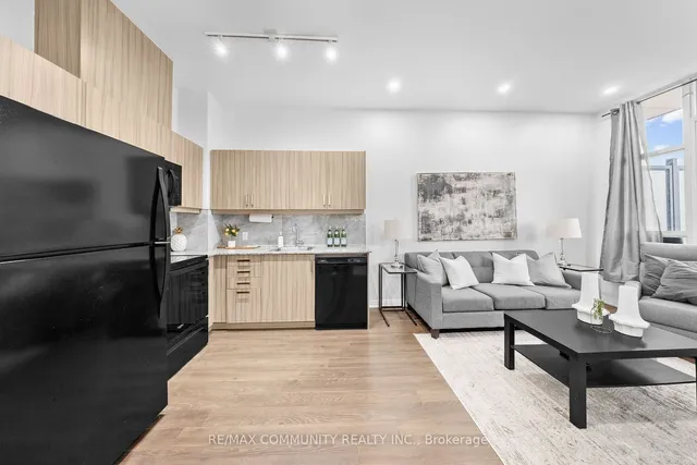Additional property image - 30 Meadowglen Pl Unit 816