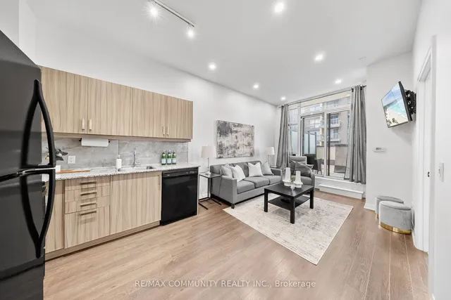 Additional property image - 30 Meadowglen Pl Unit 816