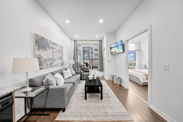 Additional property image - 30 Meadowglen Pl Unit 816