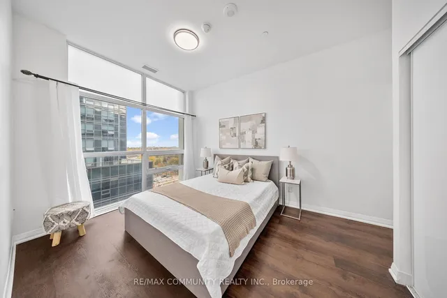 Additional property image - 30 Meadowglen Pl Unit 816