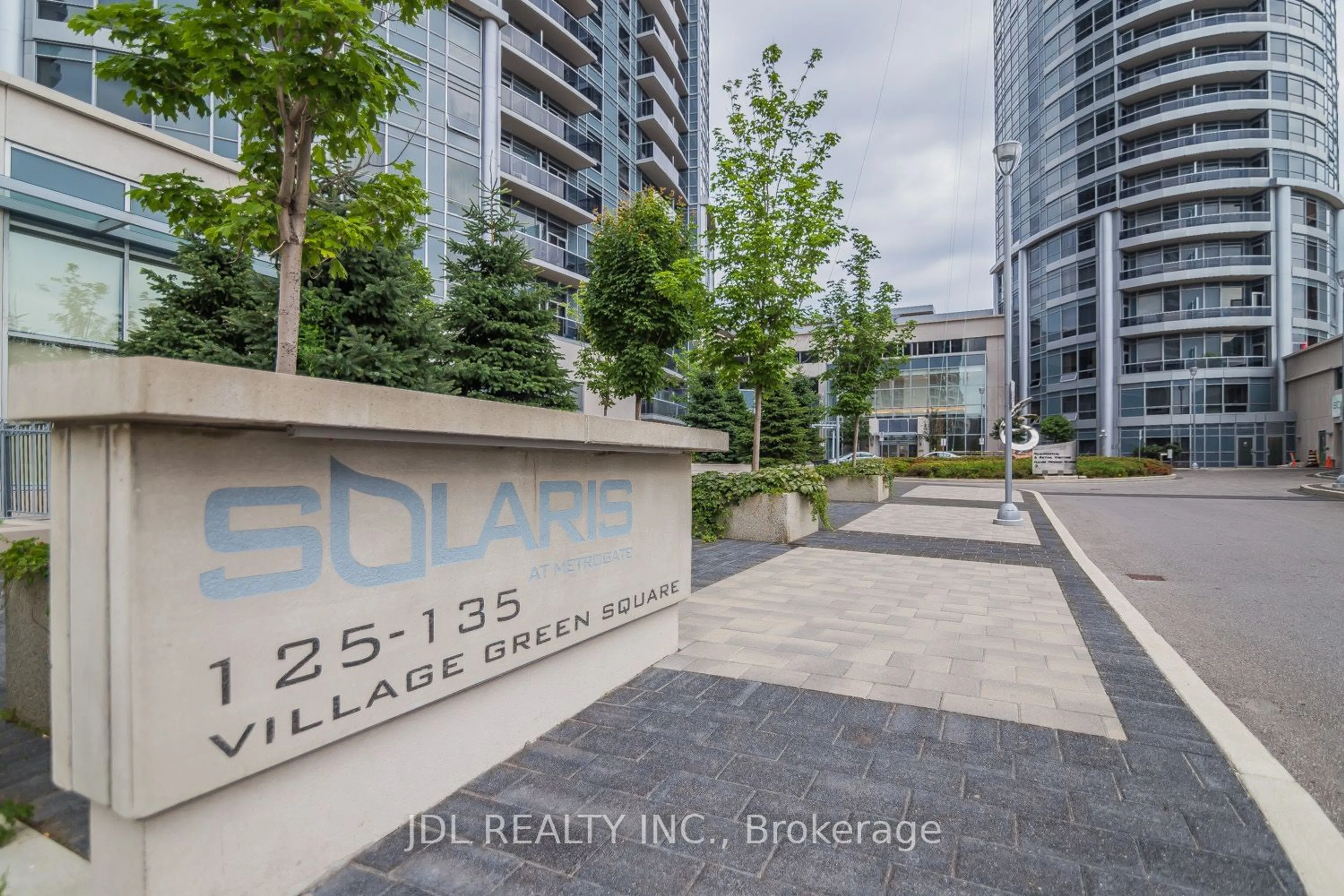 A pic from exterior of the house or condo, the street view for 125 Village Green Sq #3211, Toronto Ontario M1S 0G3