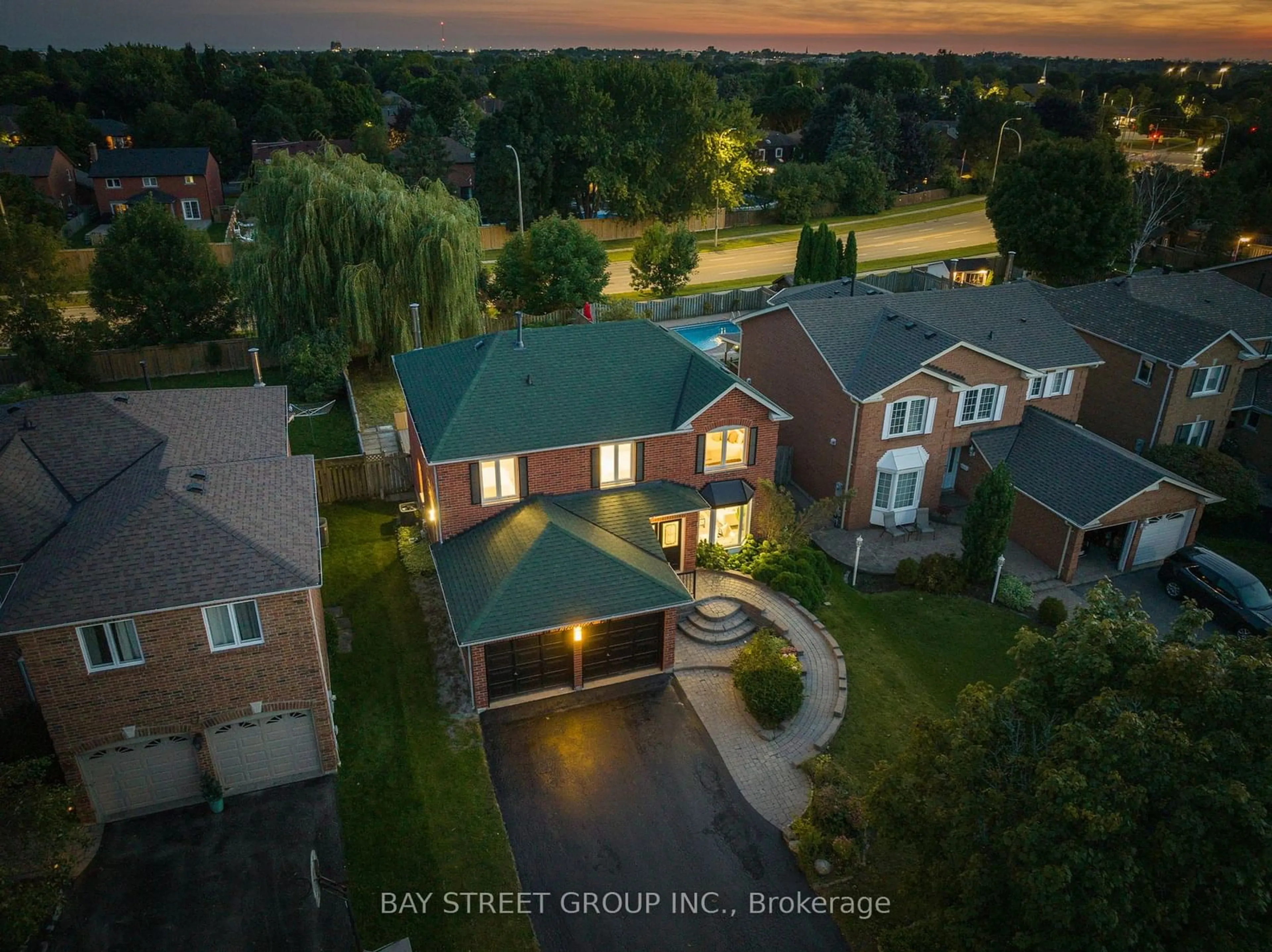 Frontside or backside of a home, the street view for 15 Drewbrook Crt, Whitby Ontario L1N 8M9