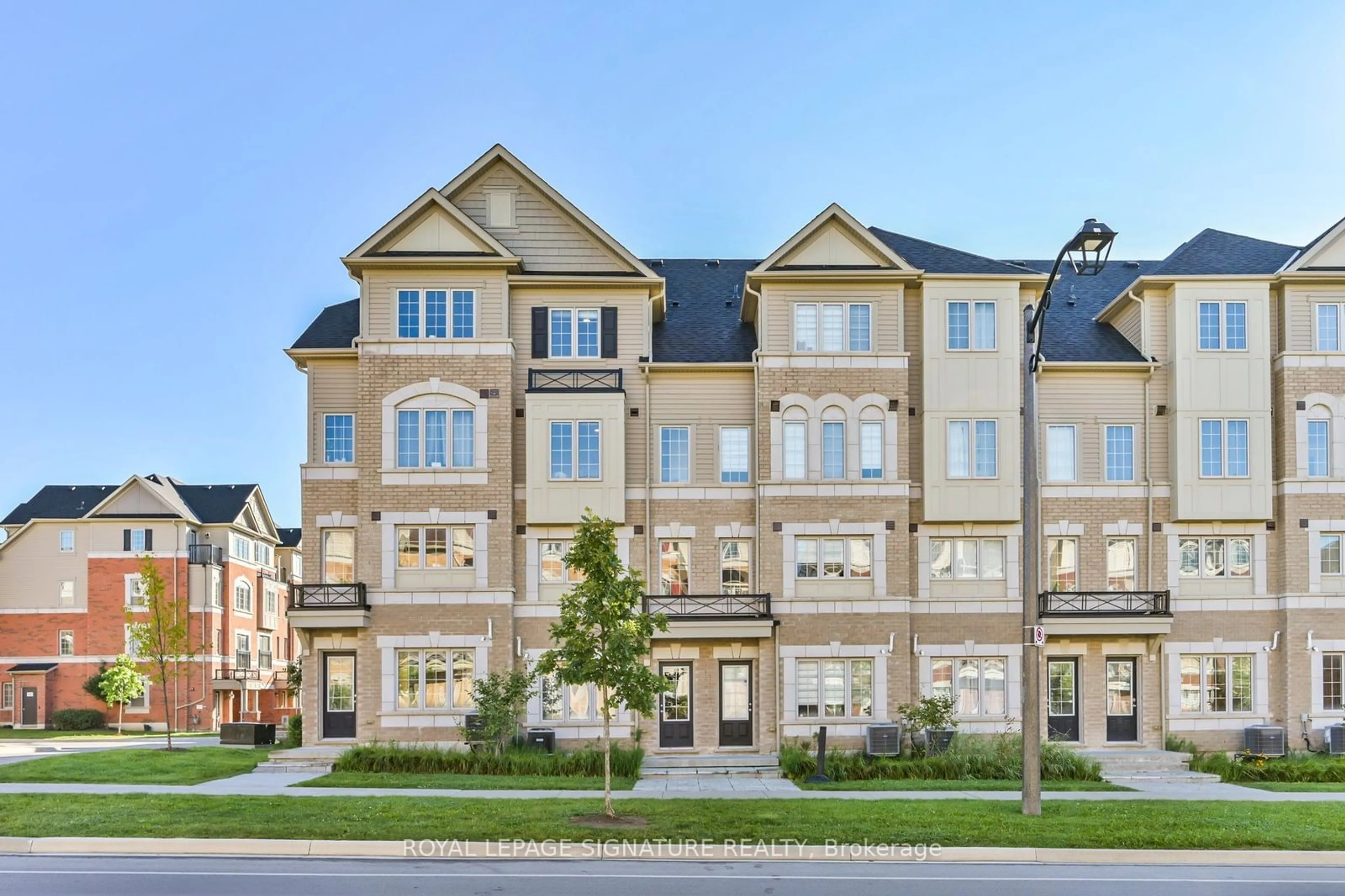 A pic from exterior of the house or condo, the front or back of building for 2456 Rosedrop Path #223, Oshawa Ontario L1L 0L2