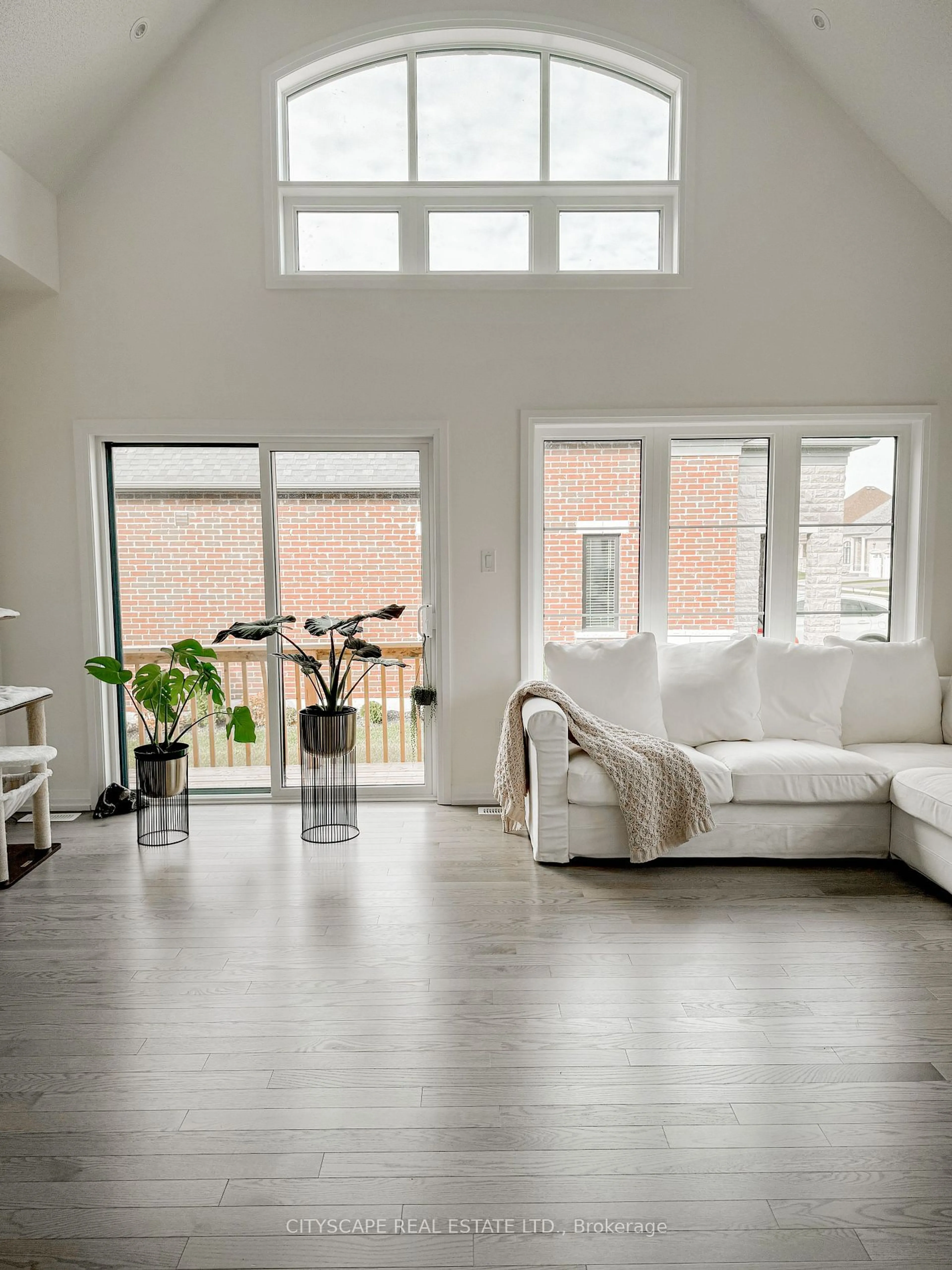 Living room, wood floors for 54 Holtby Crt, Scugog Ontario L9L 0B4