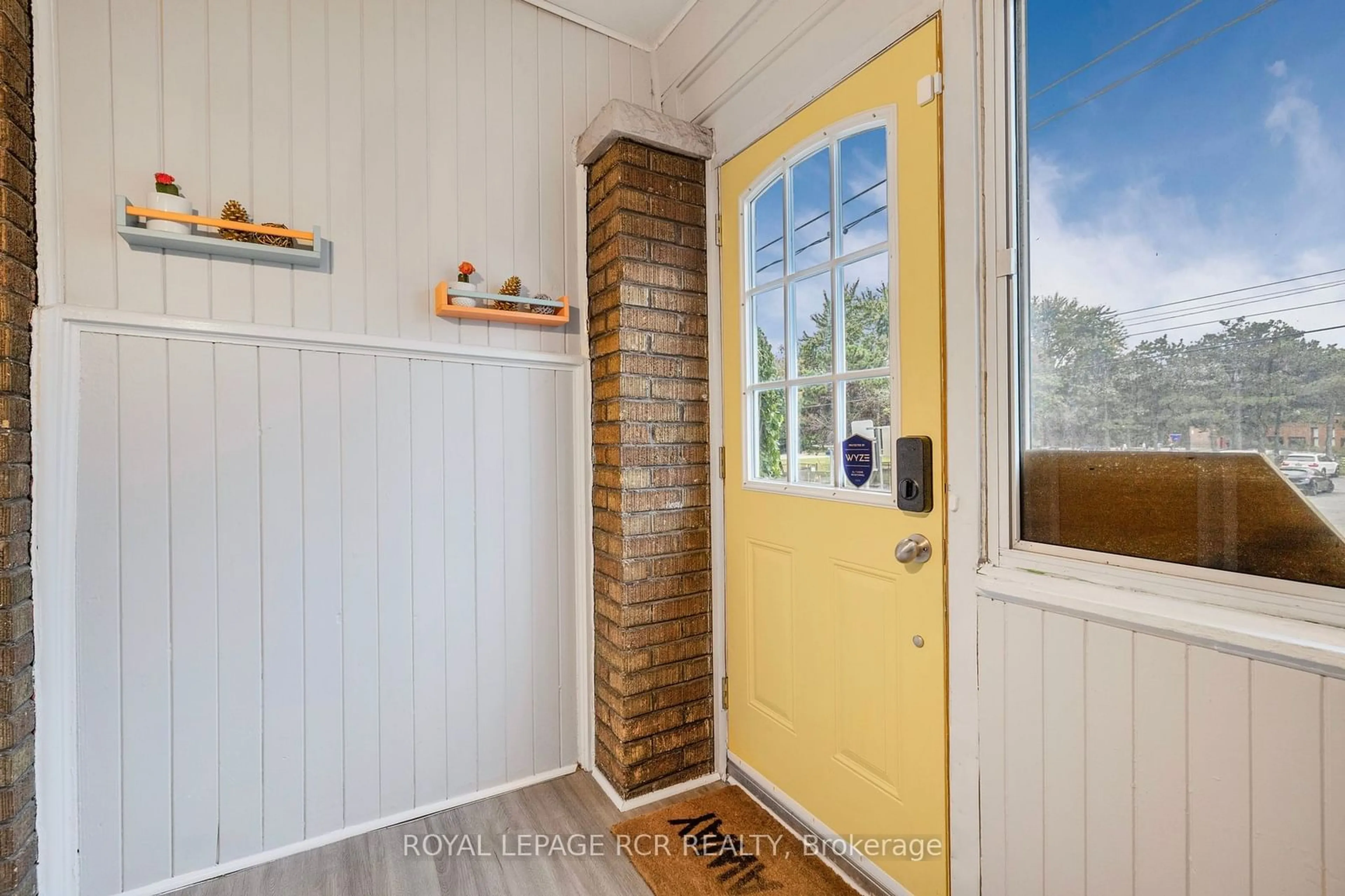 Indoor entryway, wood floors for 391 Kingston Rd, Toronto Ontario M4L 1V1