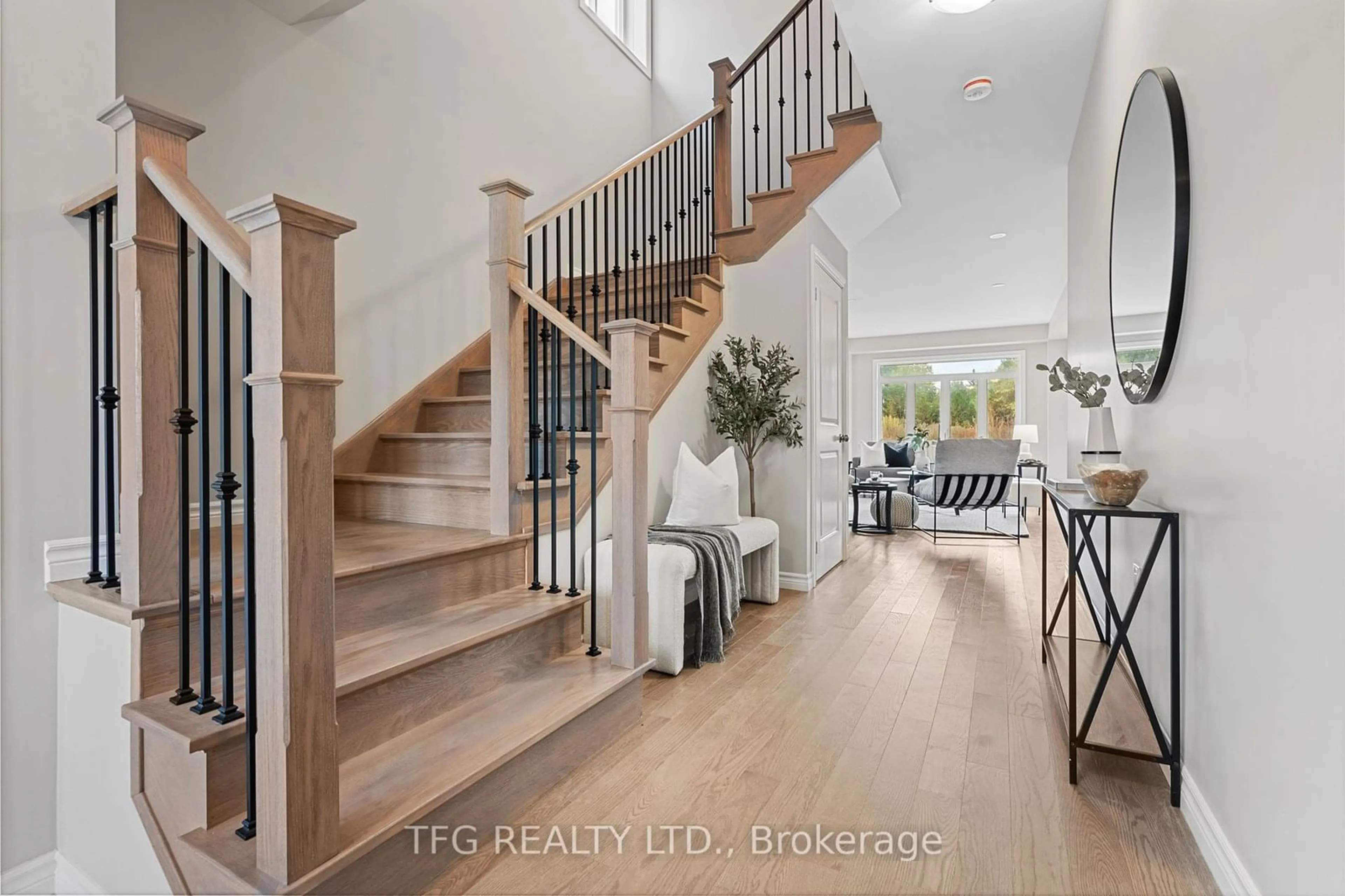 Indoor entryway, wood floors for 46 Broome Ave, Clarington Ontario L1E 0B1