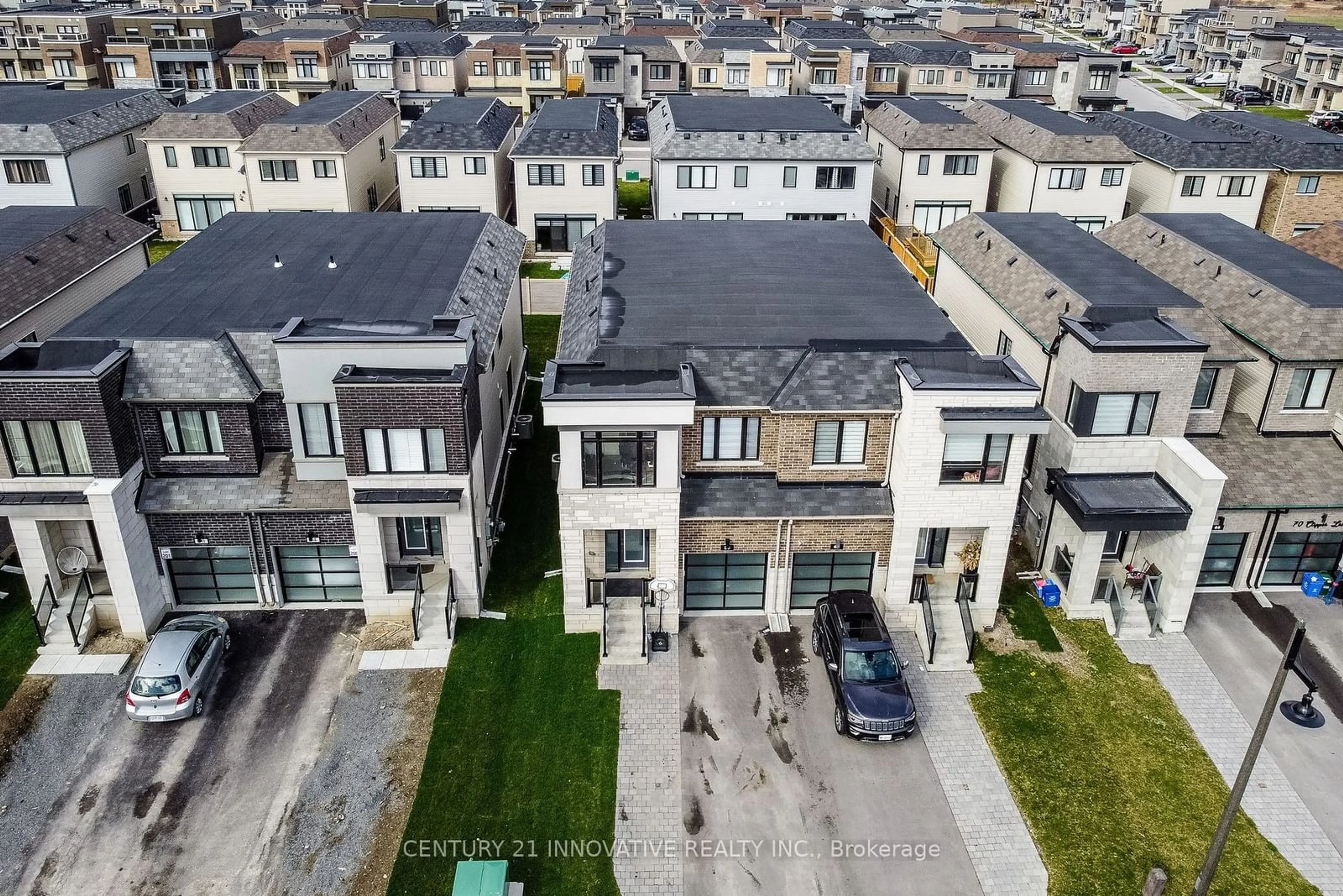 A pic from exterior of the house or condo, the street view for 58 Clipper Lane, Clarington Ontario L1C 4A9