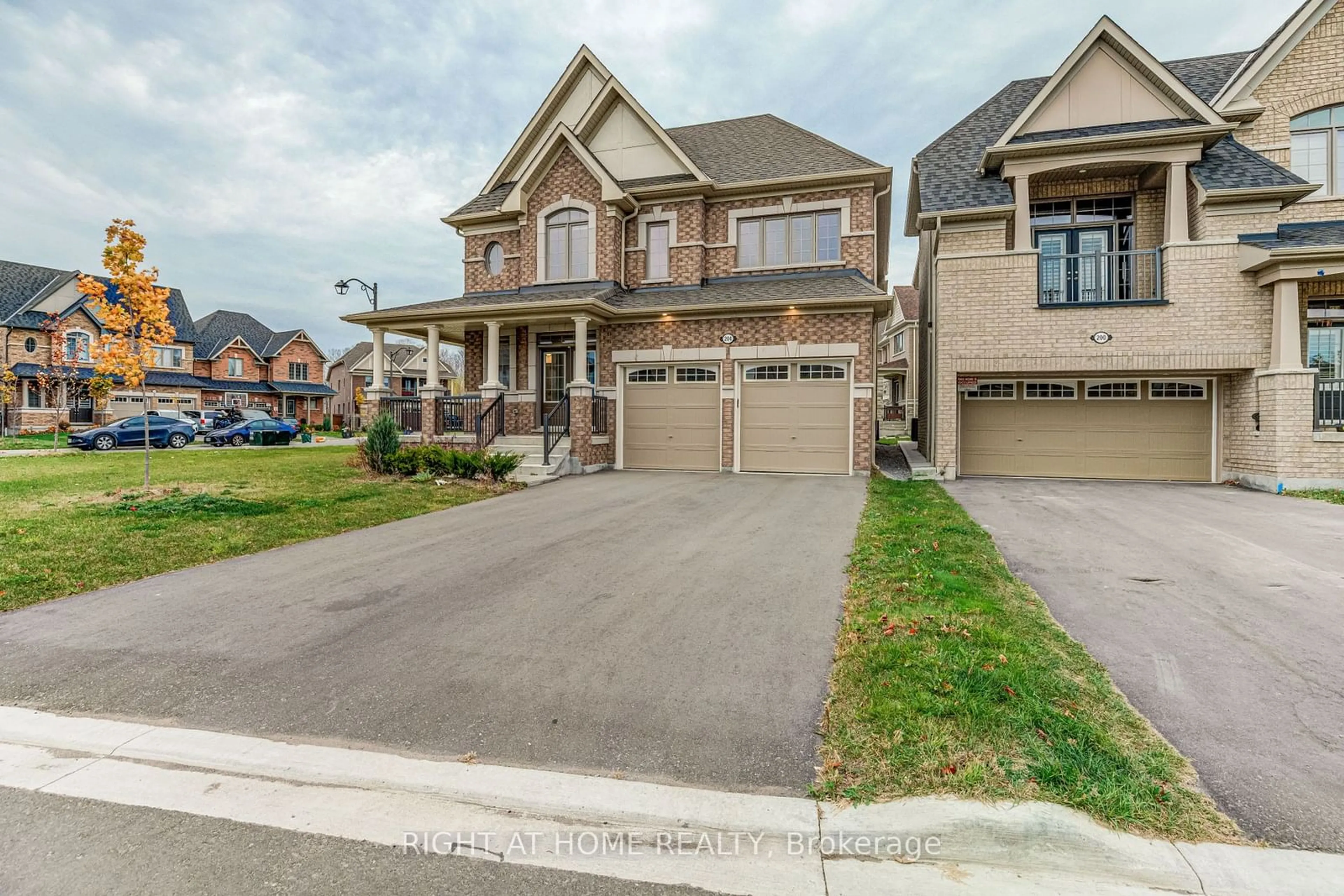 Frontside or backside of a home, the street view for 204 MIYAKO Crt, Oshawa Ontario L1L 0R7