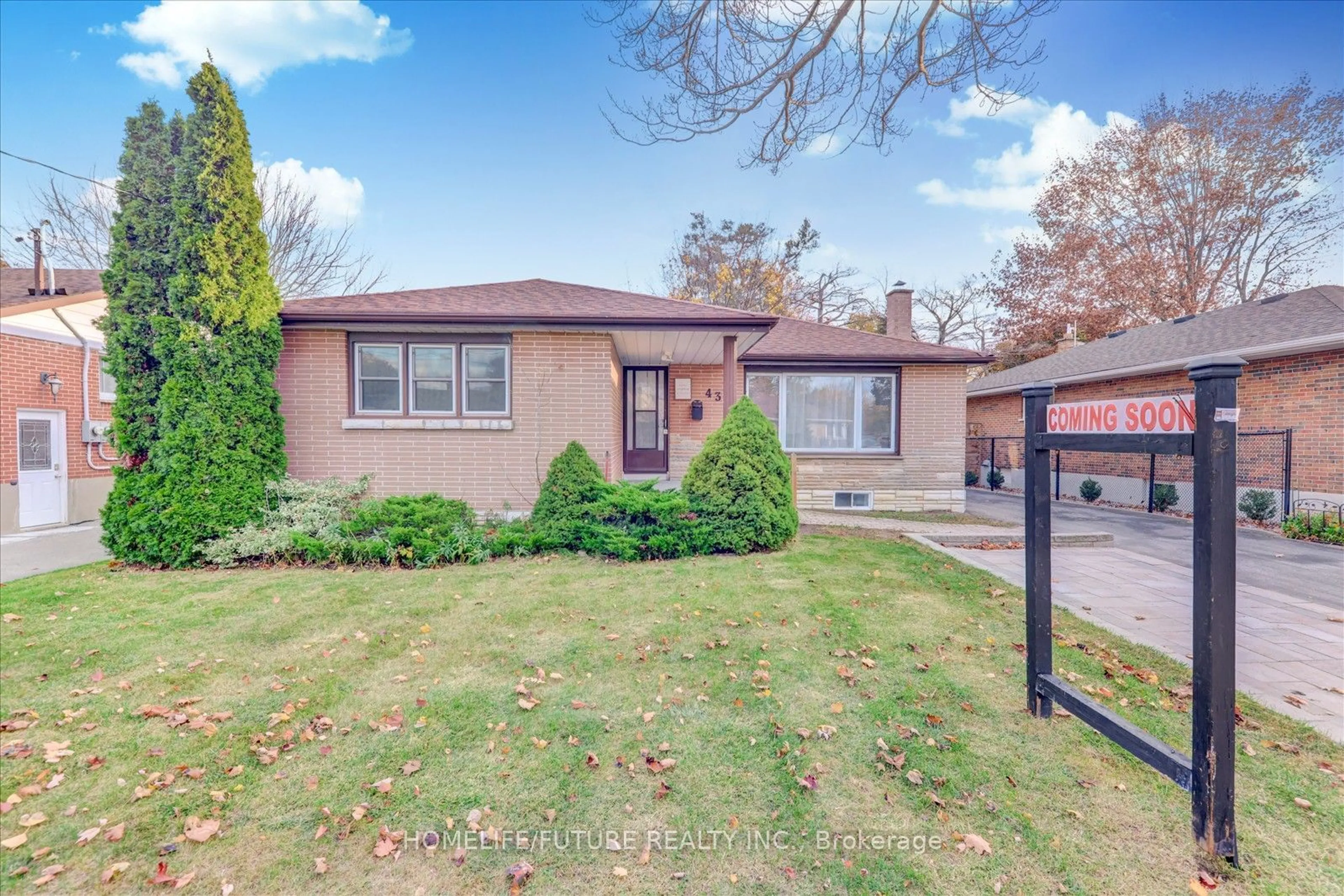 Frontside or backside of a home, the street view for 437 Fairleigh Ave, Oshawa Ontario L1J 2W4