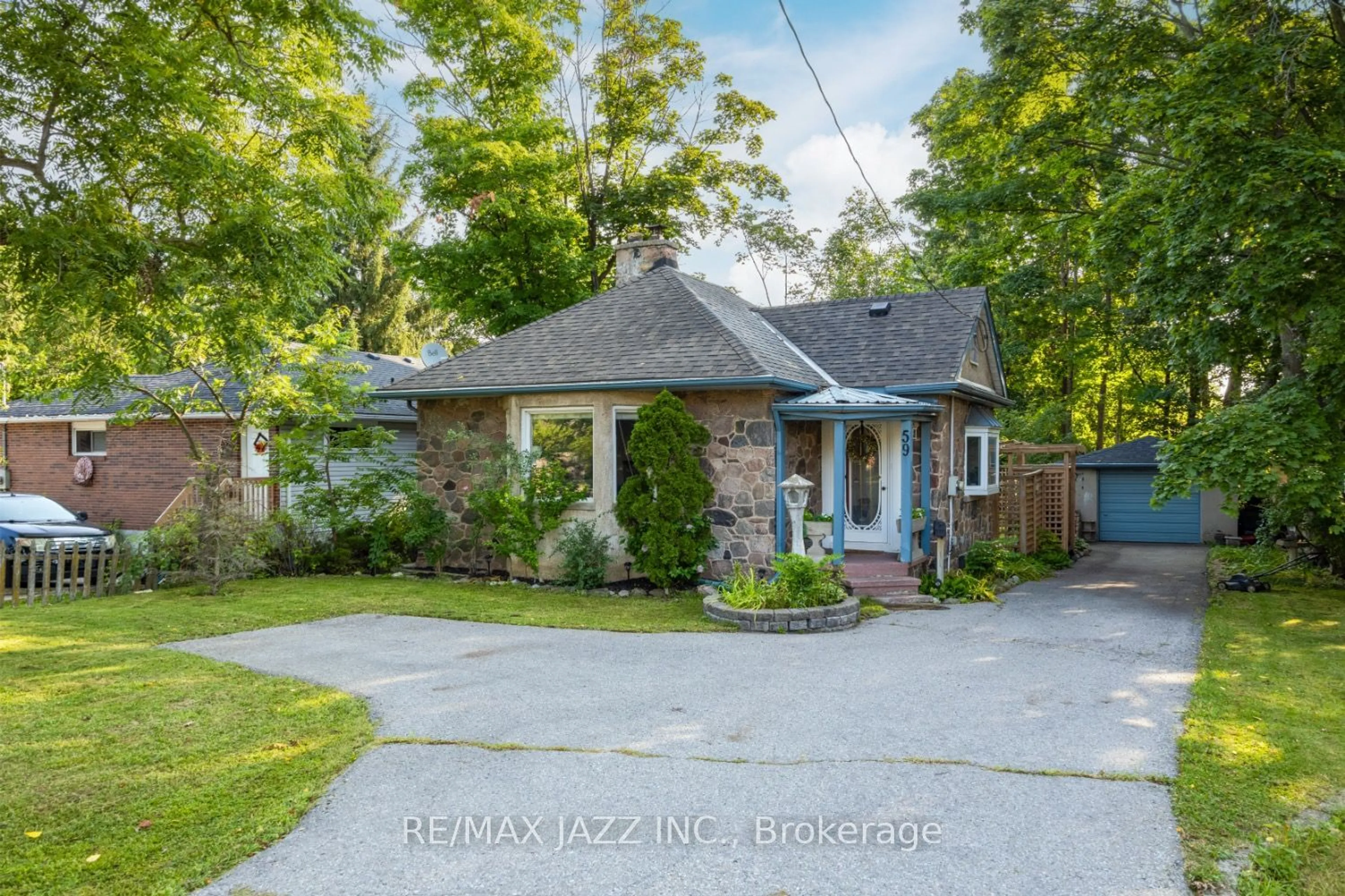 Frontside or backside of a home, cottage for 59 Harmony Rd, Oshawa Ontario L1G 6L1