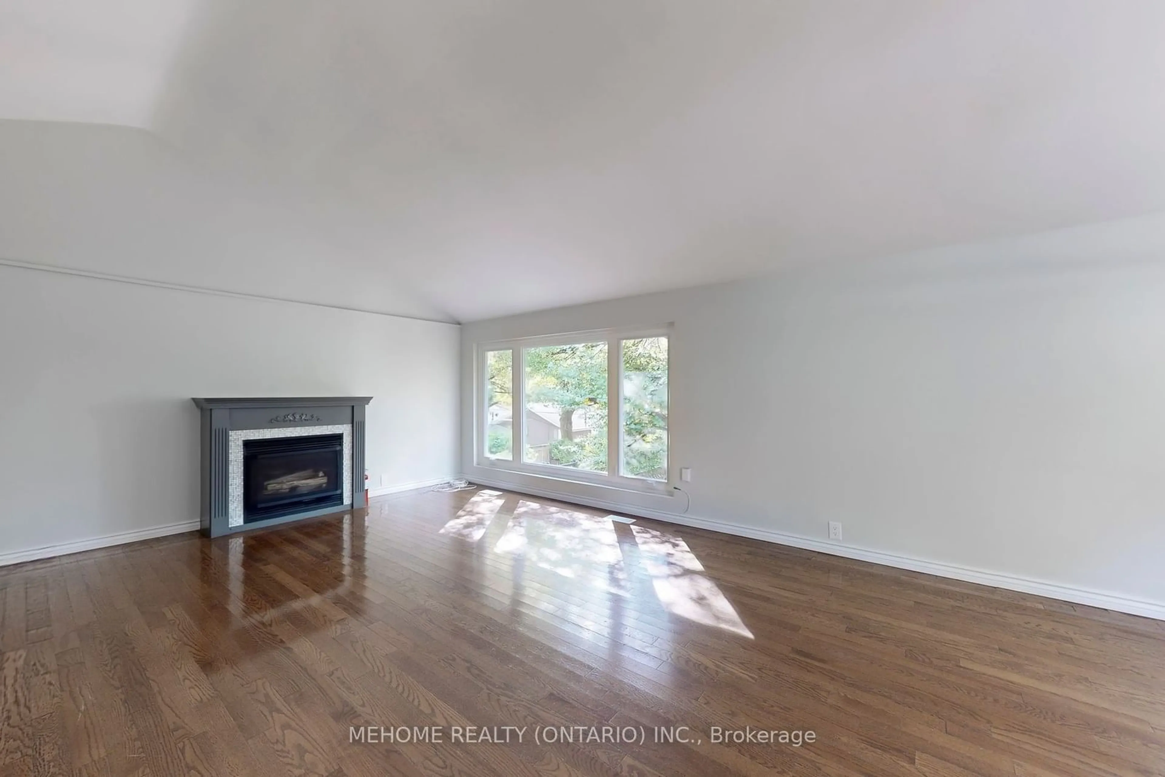 A pic of a room, wood floors for 38 Cartier Cres, Toronto Ontario M1P 3N8