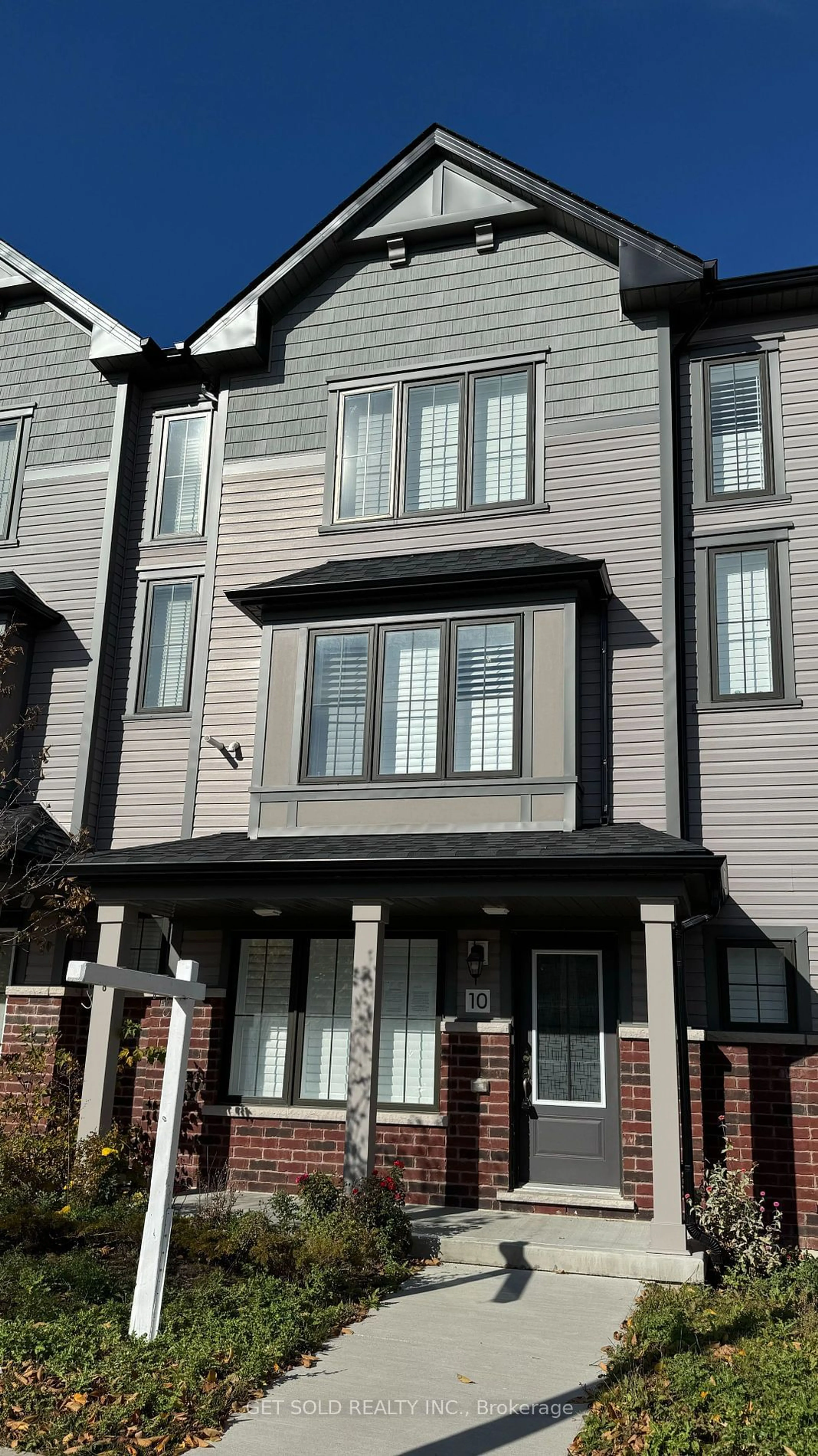 A pic from exterior of the house or condo, the front or back of building for 10 Loana Lane, Clarington Ontario L1C 7G9