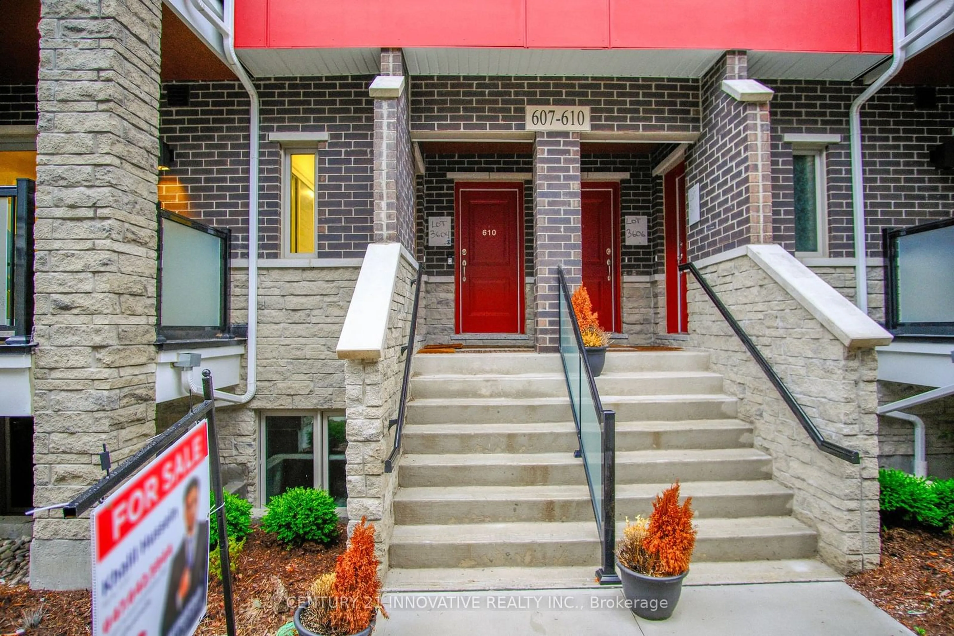 Indoor entryway for 1034 Reflection Pl #609, Pickering Ontario L1X 0L1