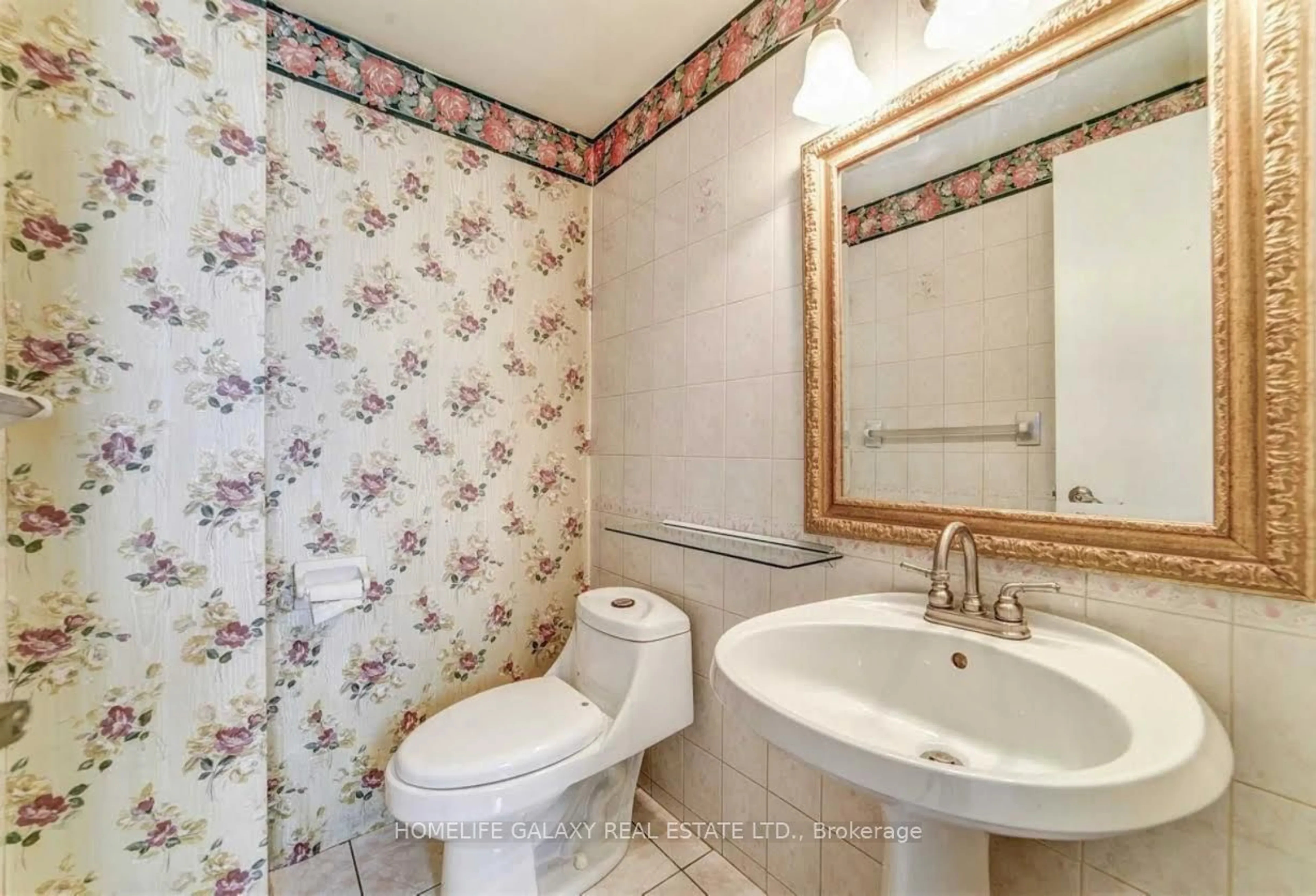 Standard bathroom for 10 Whispering Willow Ptwy, Toronto Ontario M1B 4A8