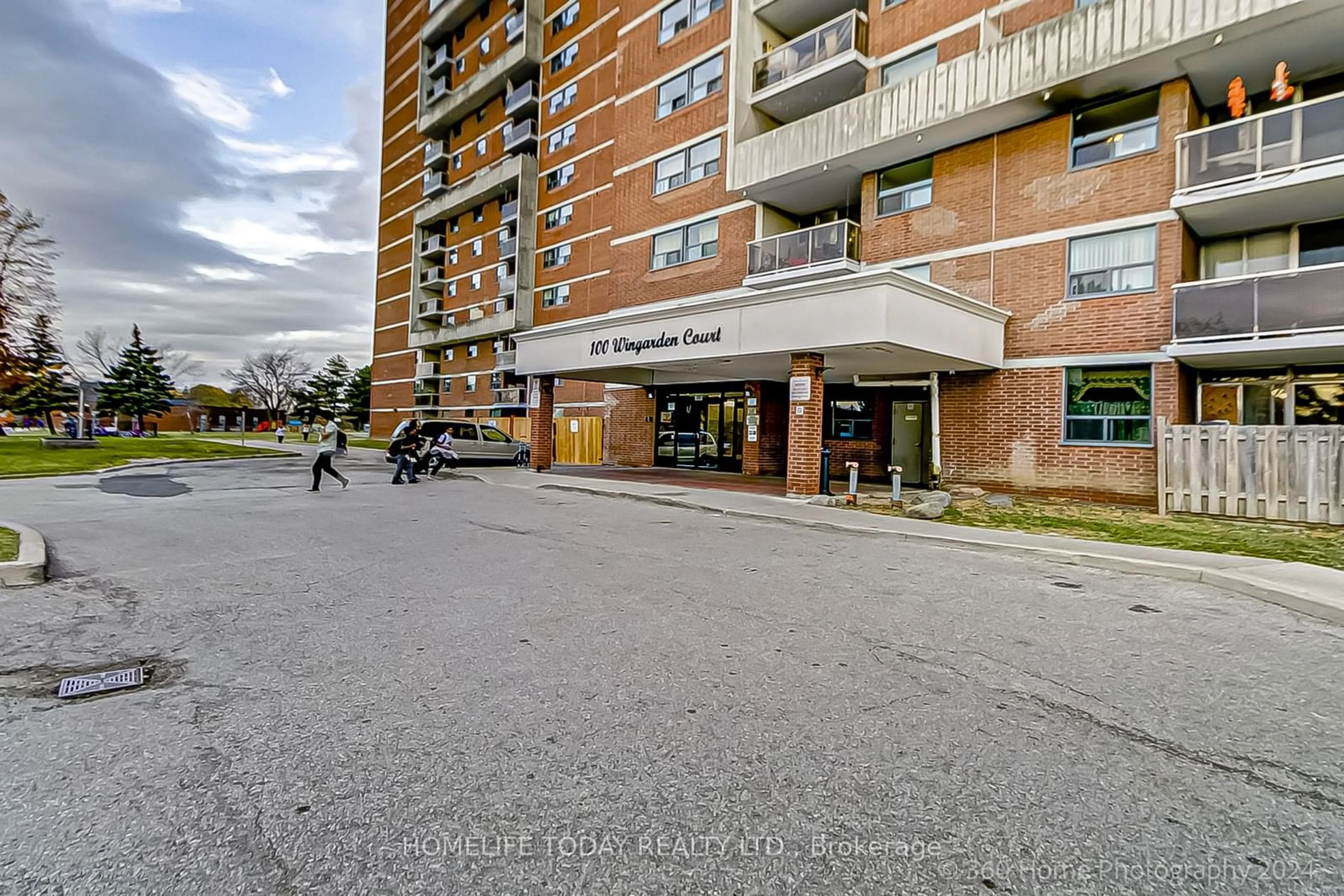 A pic from exterior of the house or condo, the street view for 100 Wingarden Crt #1511, Toronto Ontario M1B 2P4