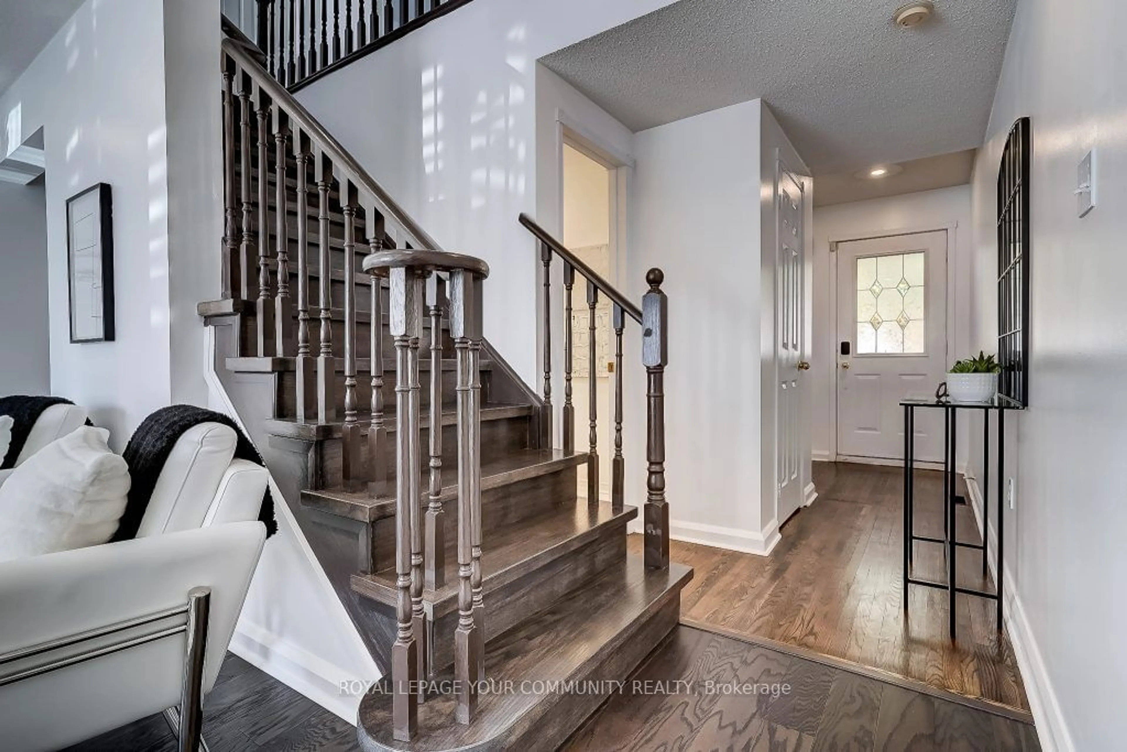 Stairs for 679 Graceland Crt, Pickering Ontario L1V 6P2