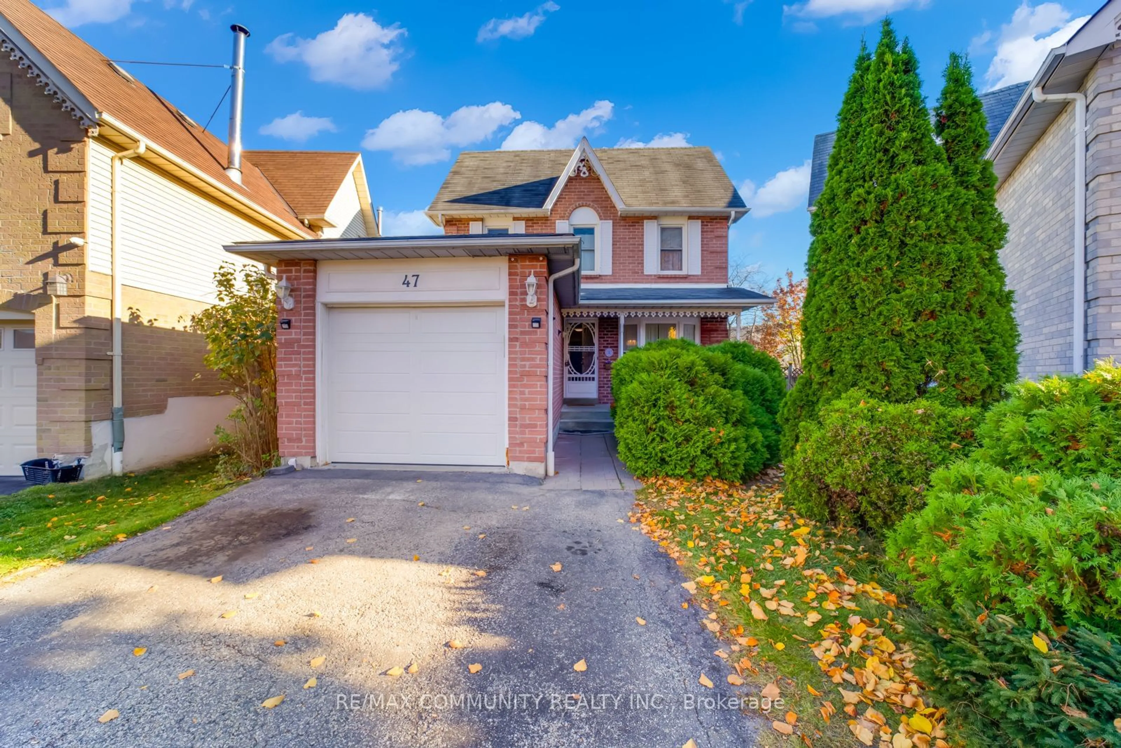 A pic from exterior of the house or condo, cottage for 47 Cornwall Dr, Ajax Ontario L1T 3G2