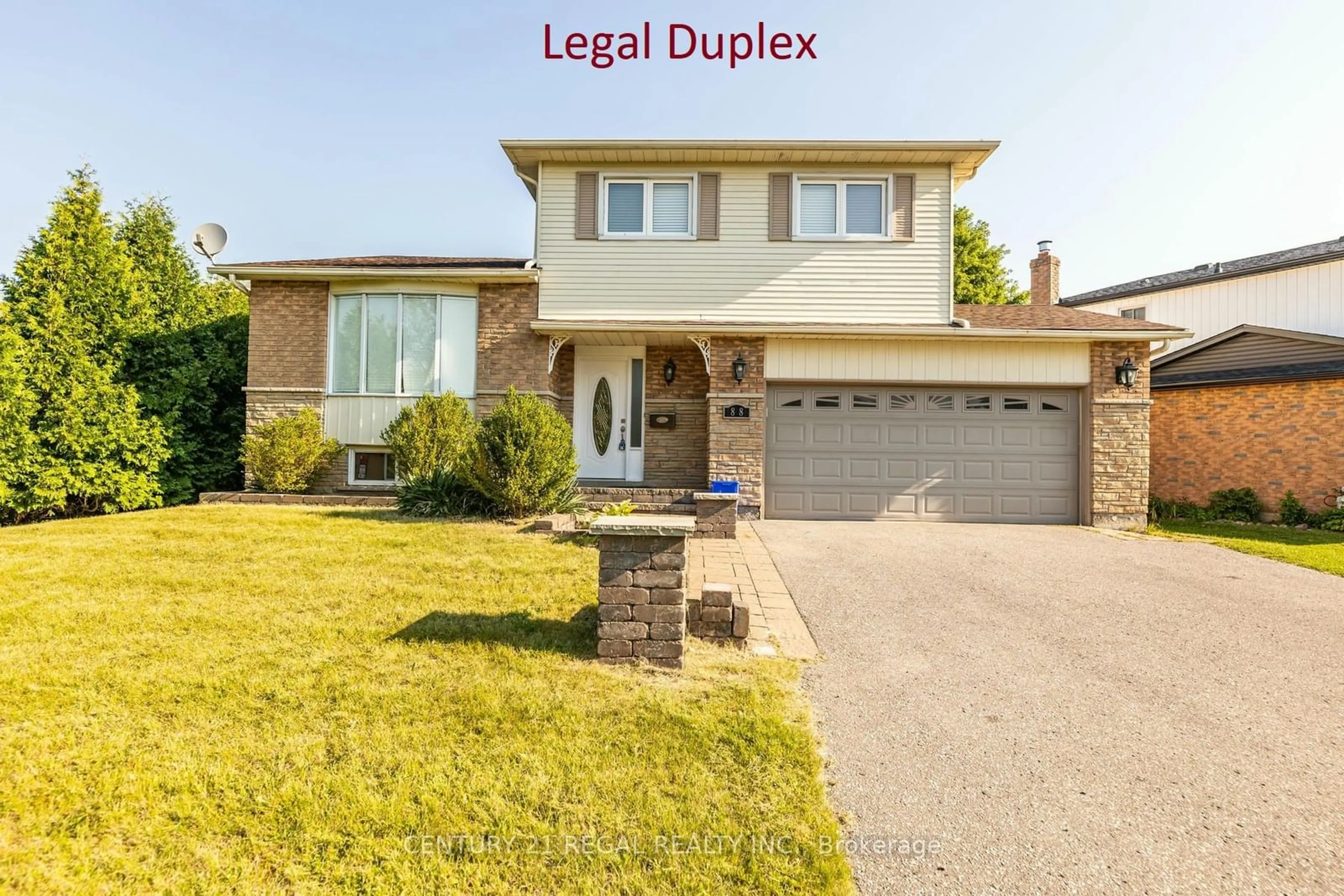 Frontside or backside of a home, the street view for 88 Overbank Dr, Oshawa Ontario L1J 7Y7