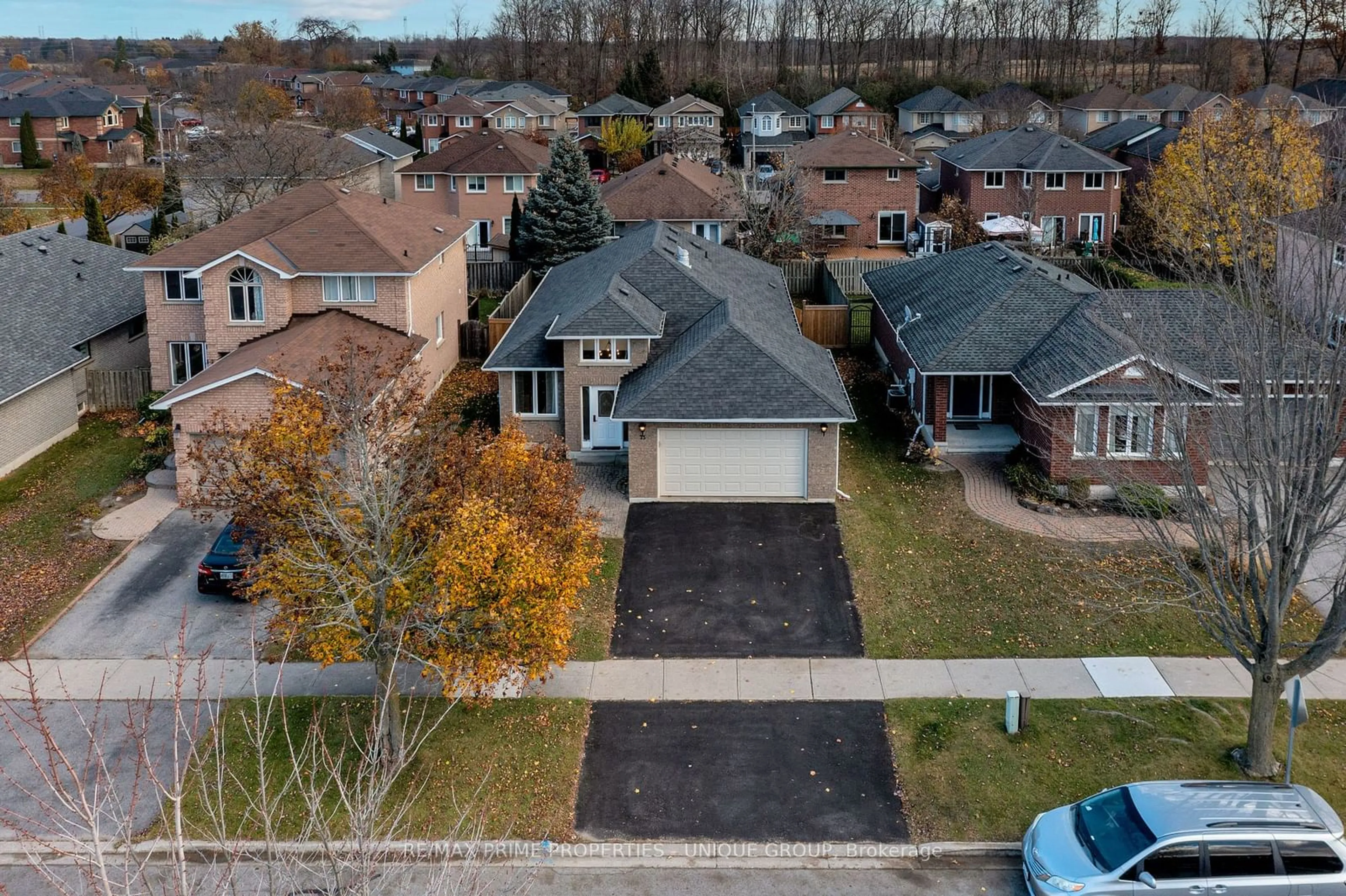 Frontside or backside of a home, the street view for 75 Avondale Dr, Clarington Ontario L1E 2Y8