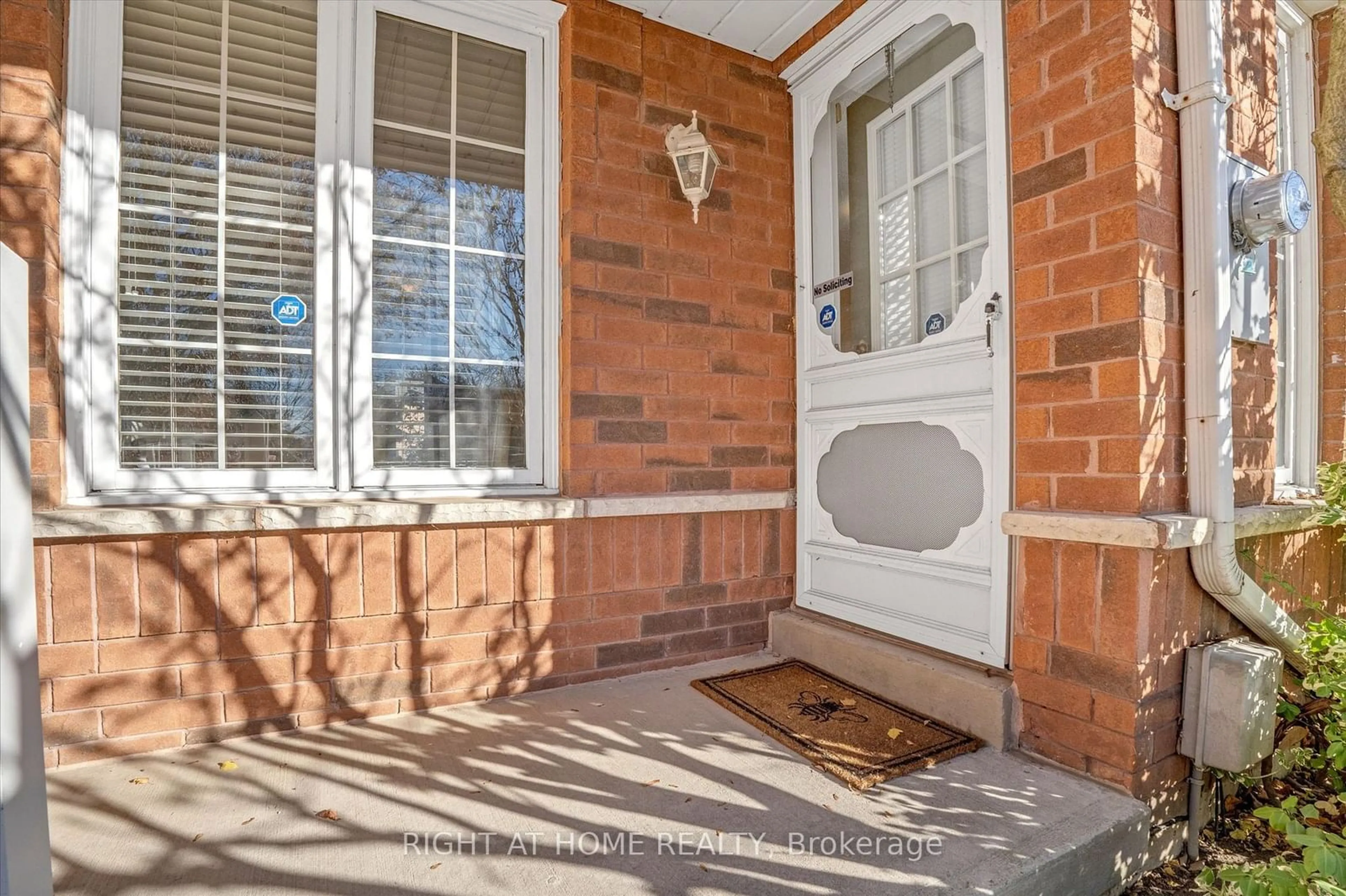 Indoor entryway, wood floors for 8 Trellanock Ave, Toronto Ontario M1C 5B5